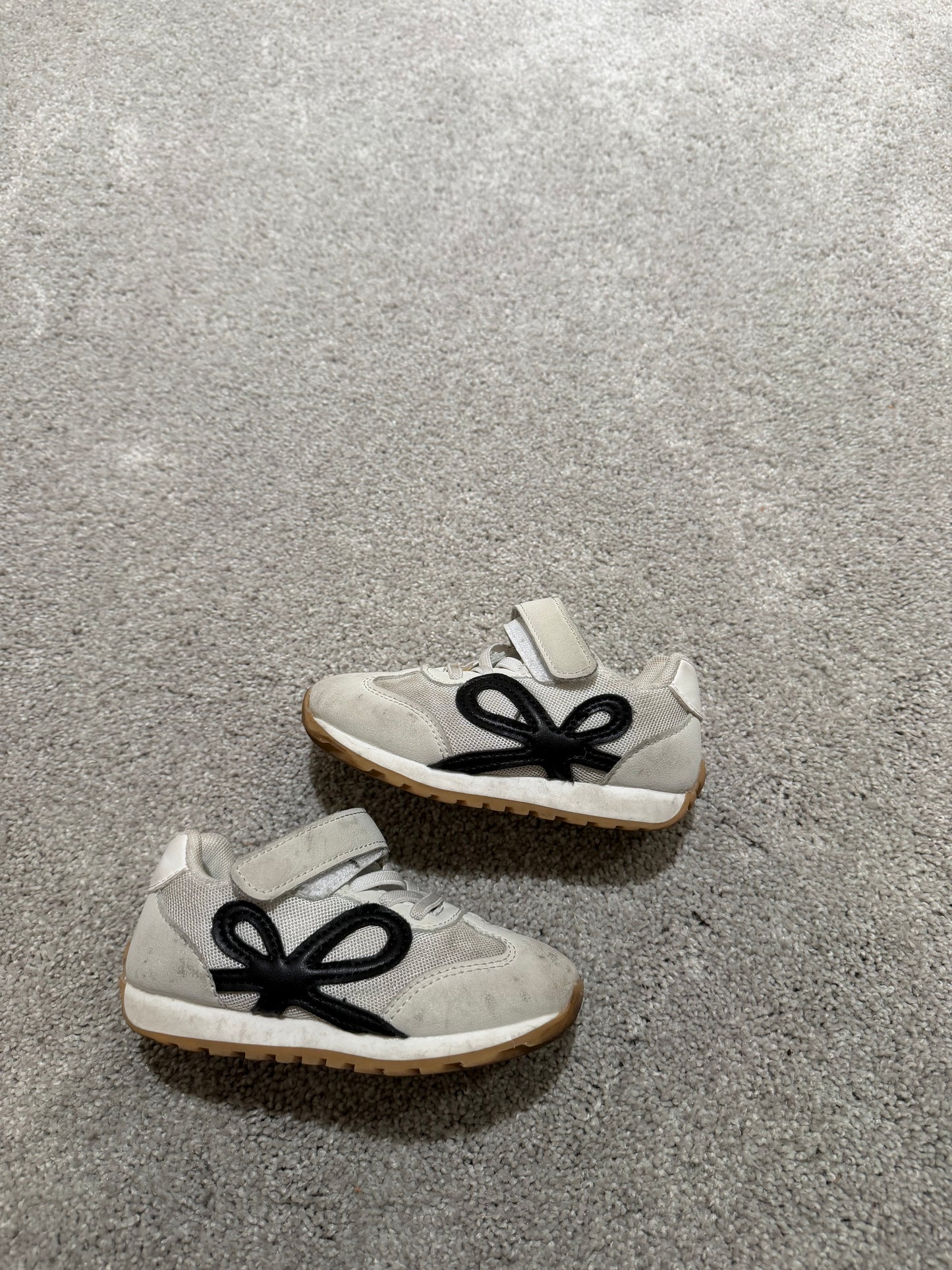 Sneakers Toddler Size 9