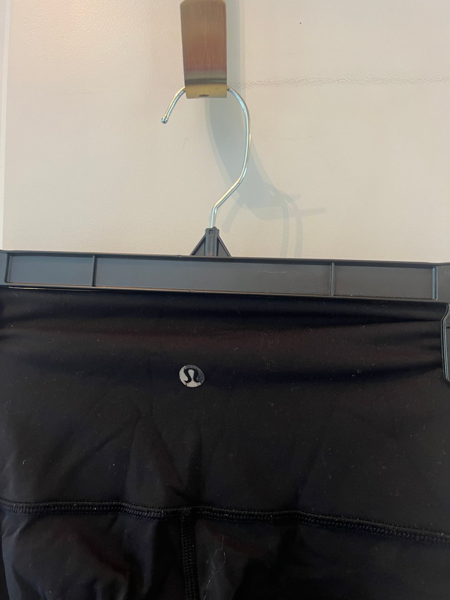 Lululemon Leggings Women’s Size 4 Small Black (some fading as shown)