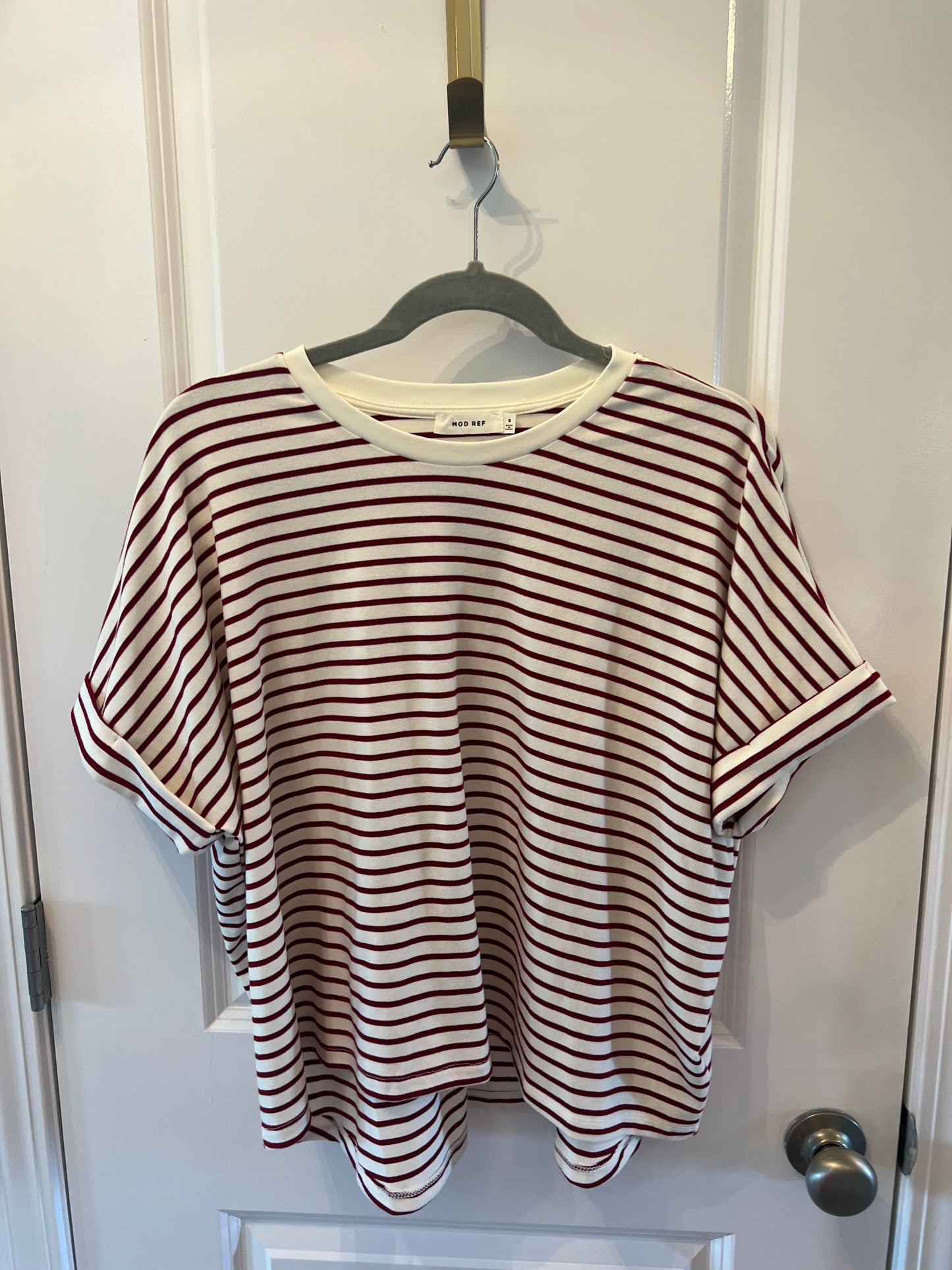 Women’s Mod Ref Maroon & Cream Top Size Small