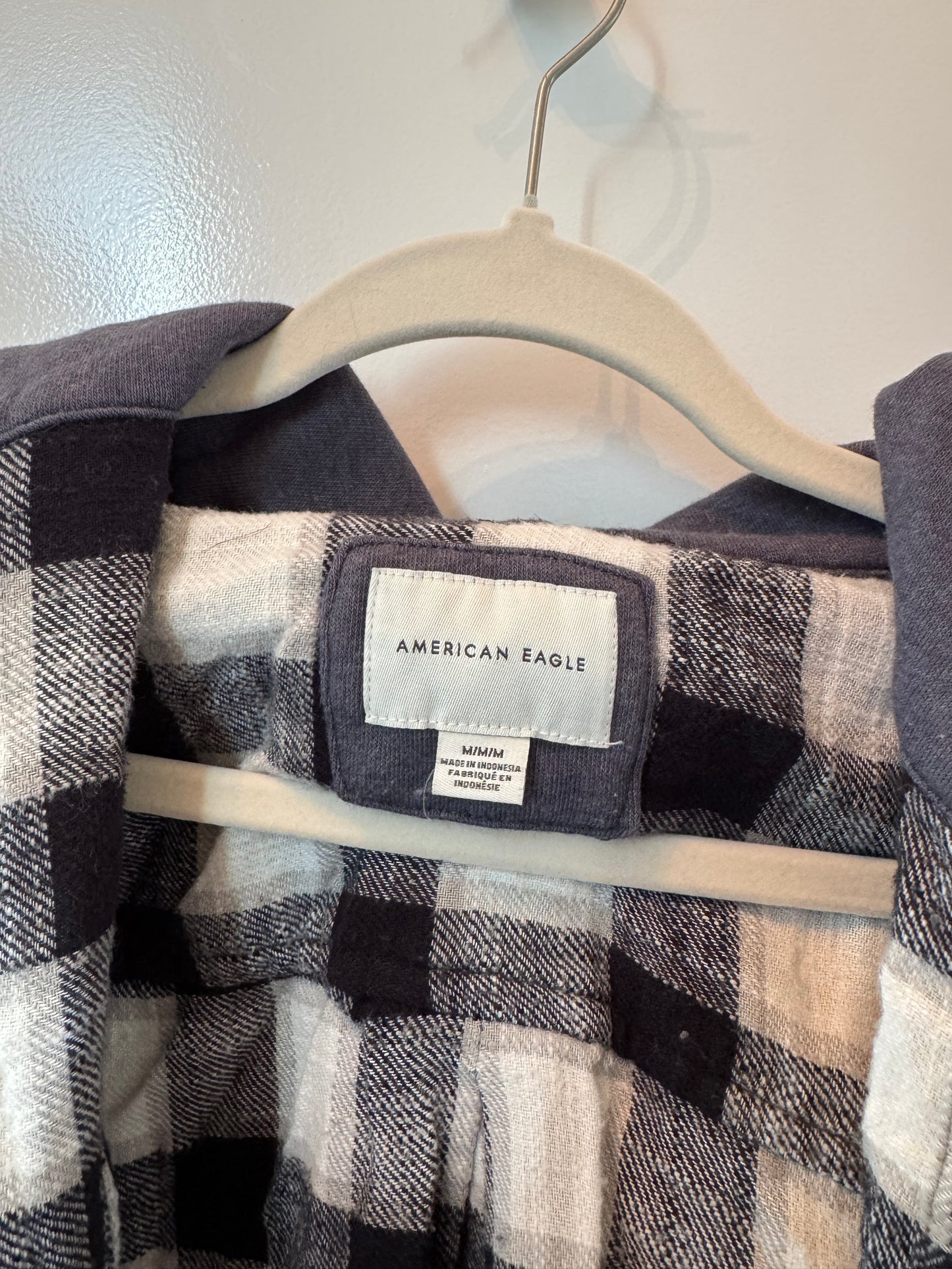 American Eagle Plaid Hooded Top Women’s Medium Gray