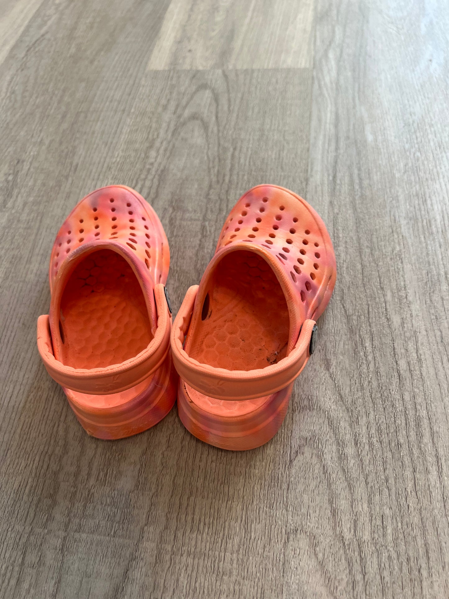 Crocs Toddler Size 6 Orange Pink