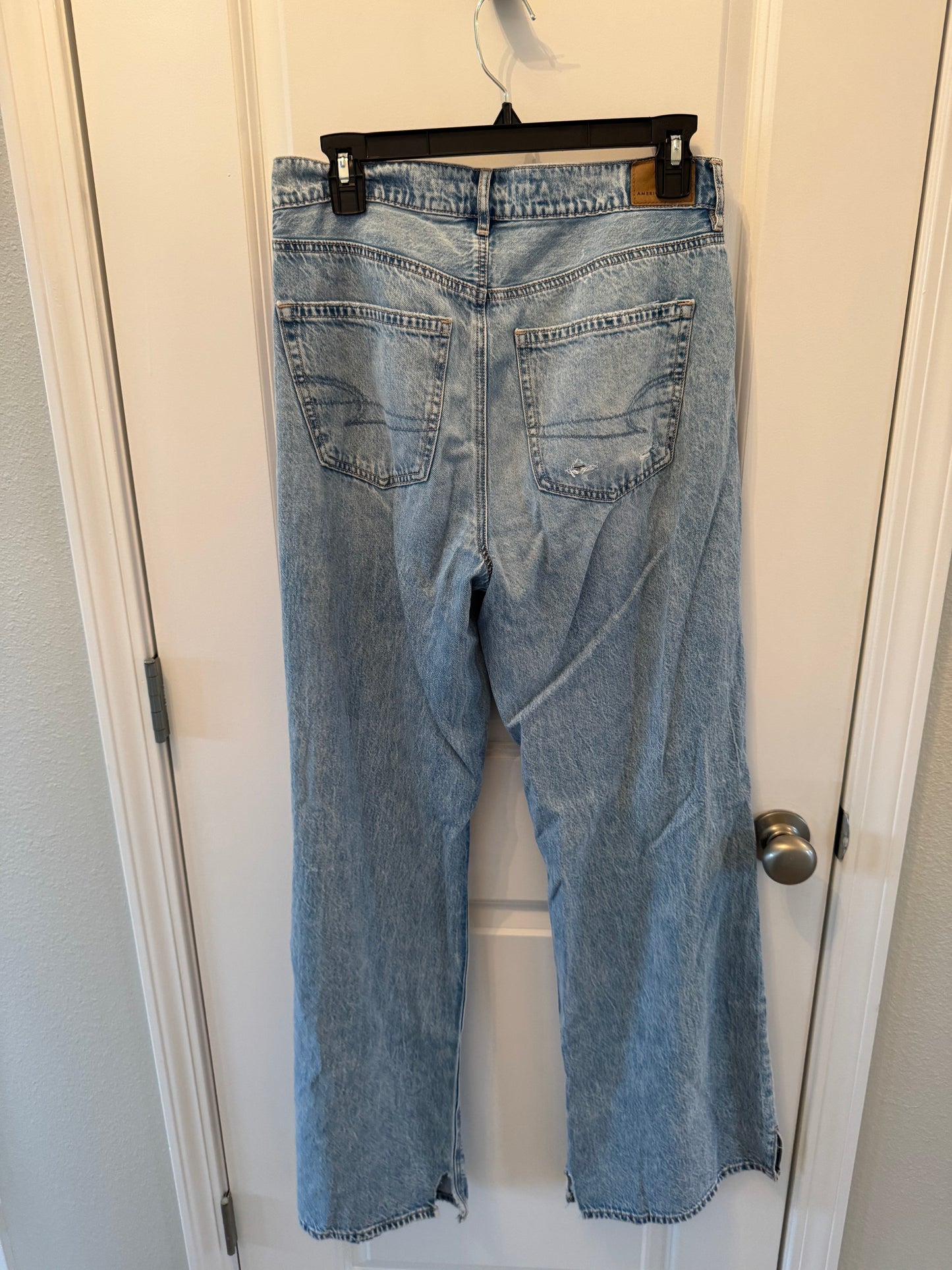 American Eagle Wide Leg Jeans Heavily Distressed Women’s 4 Long