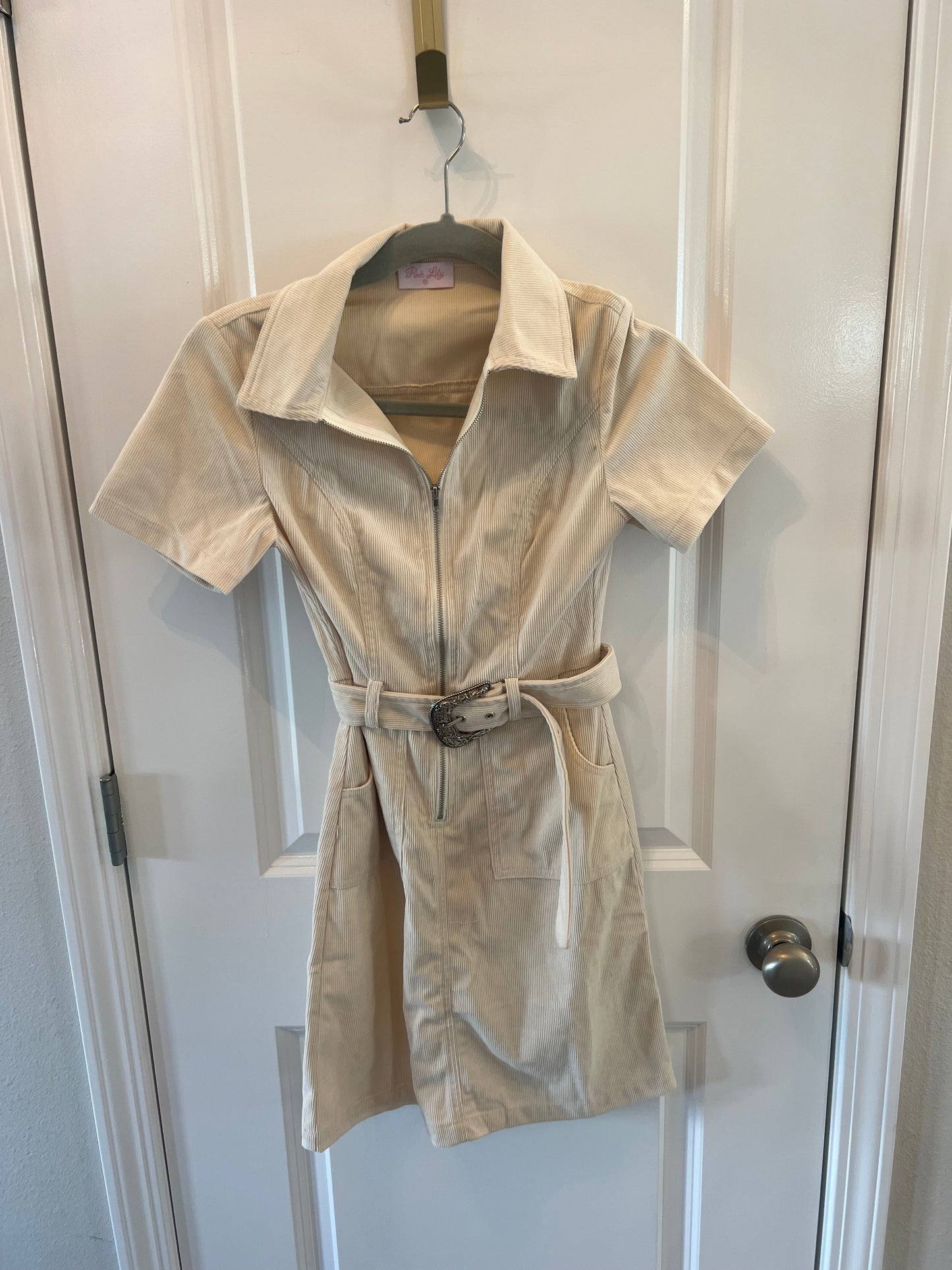 Pink Lily Belted Dress Women’s Size Small Cream