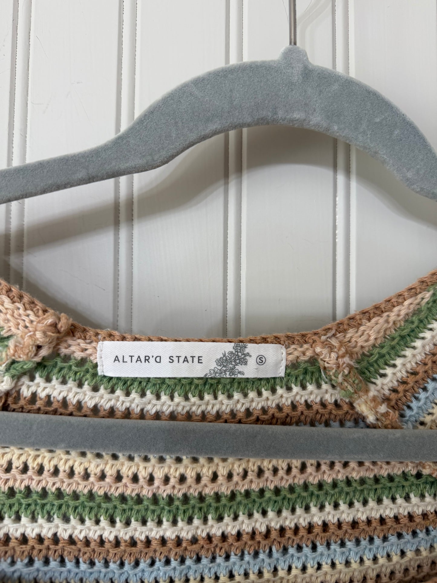 Altar’d State Sweater Size Small