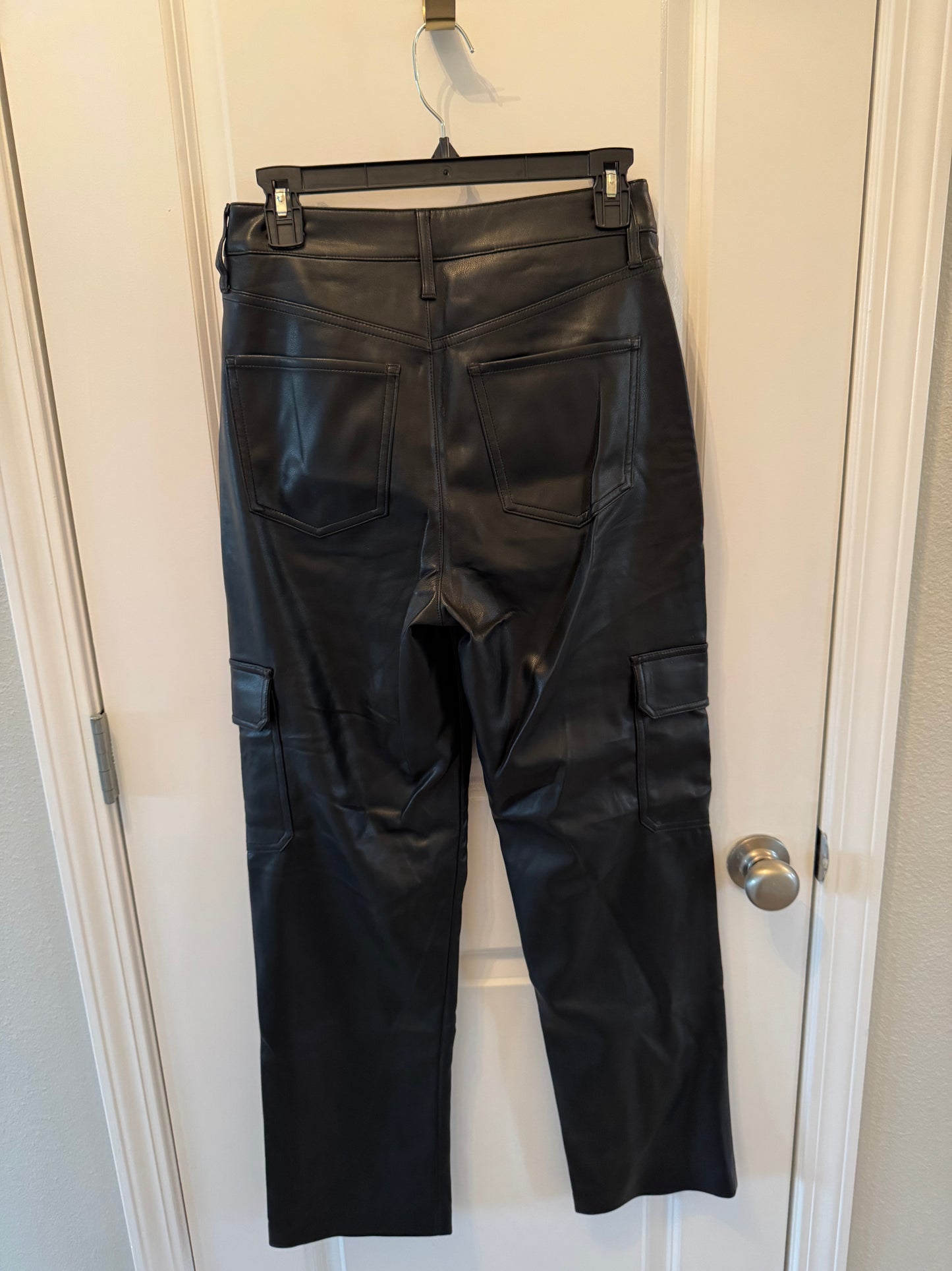 Express Modern Straight Super Faux Leather Pants Women’s 4 Regular Black