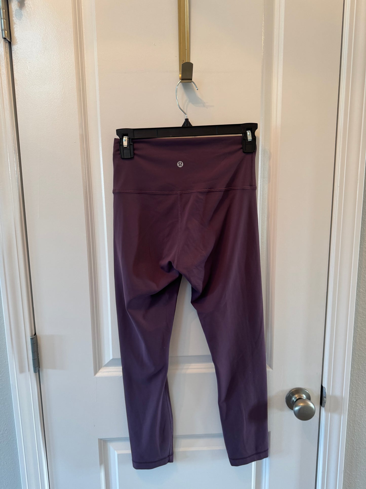 Lululemon Crop Leggings Women’s Size 6 Dark Purple