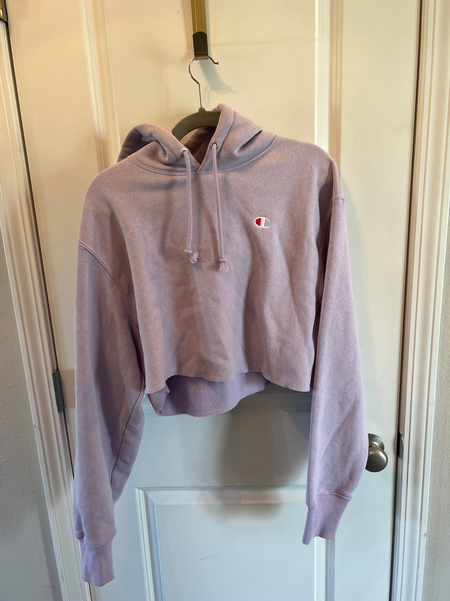 Champion Cropped Hoodie Women’s Size Medium 8-10 Lilac