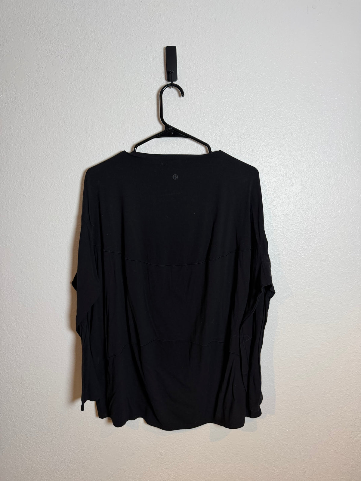 Women’s Lululemon Black Top Size 8