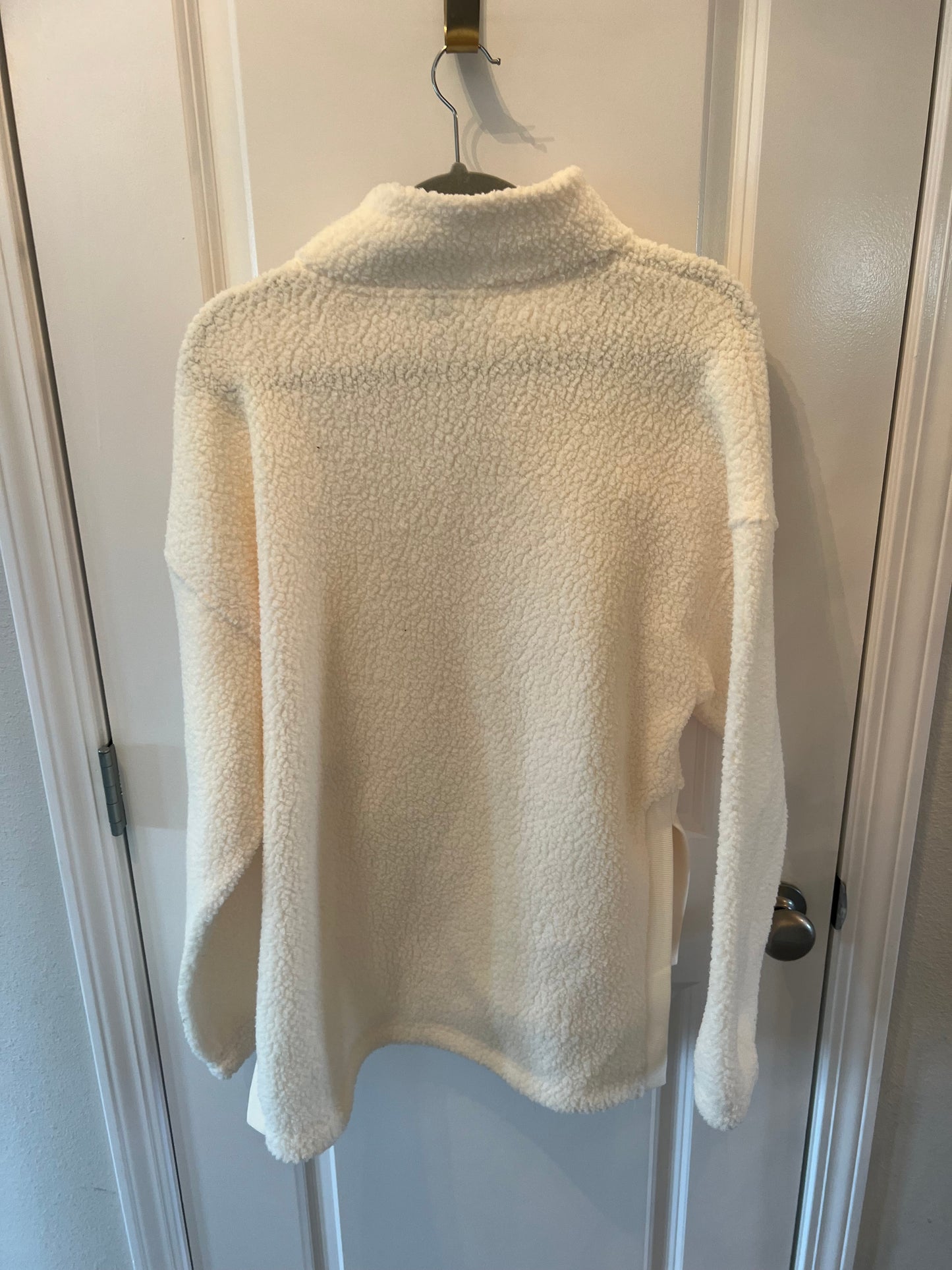 Old Navy Women’s Sherpa Pullover Size Medium