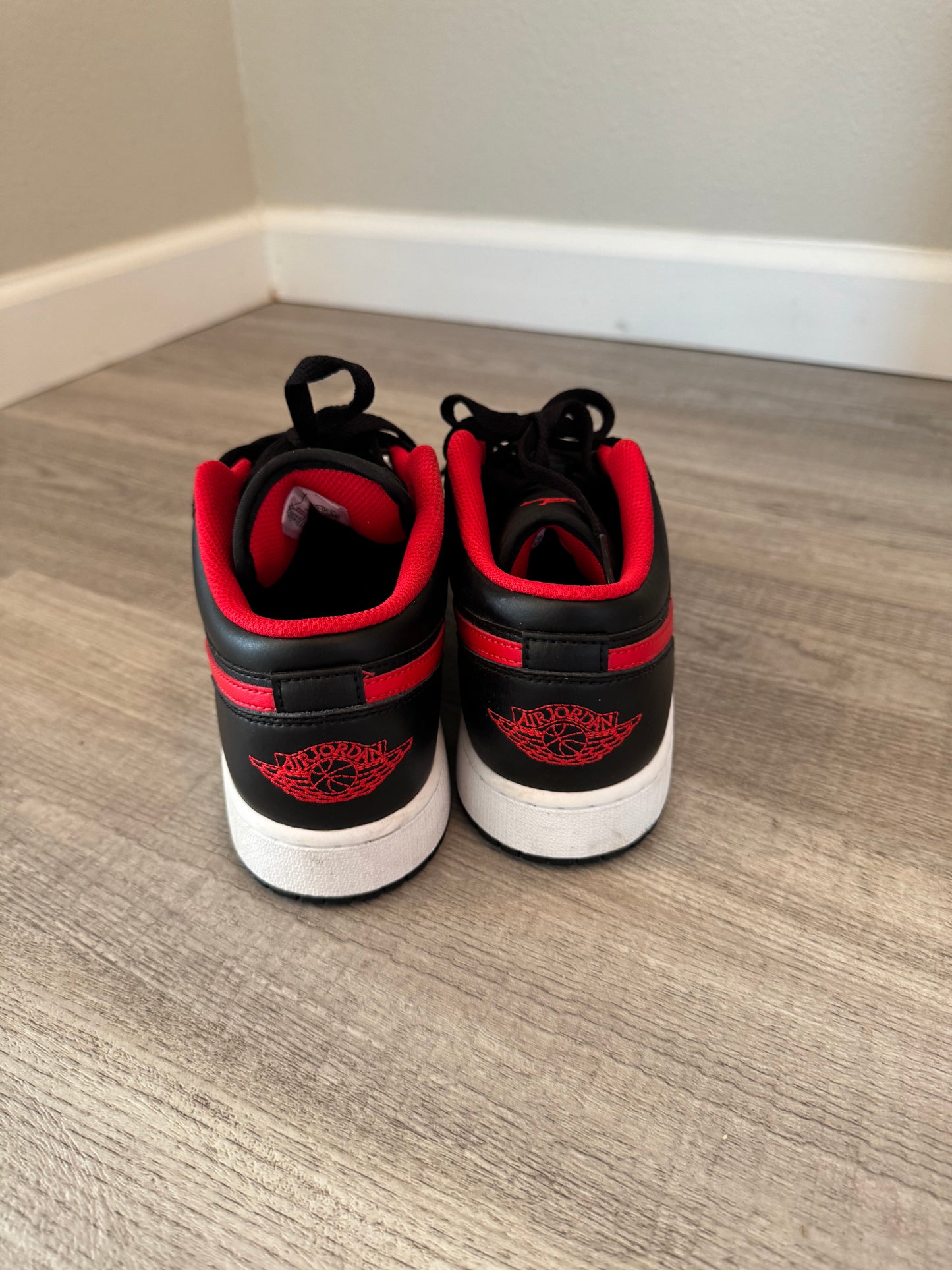 Nike Air Jordan 1 Low Shoes Black Fire Red White Size 6.5