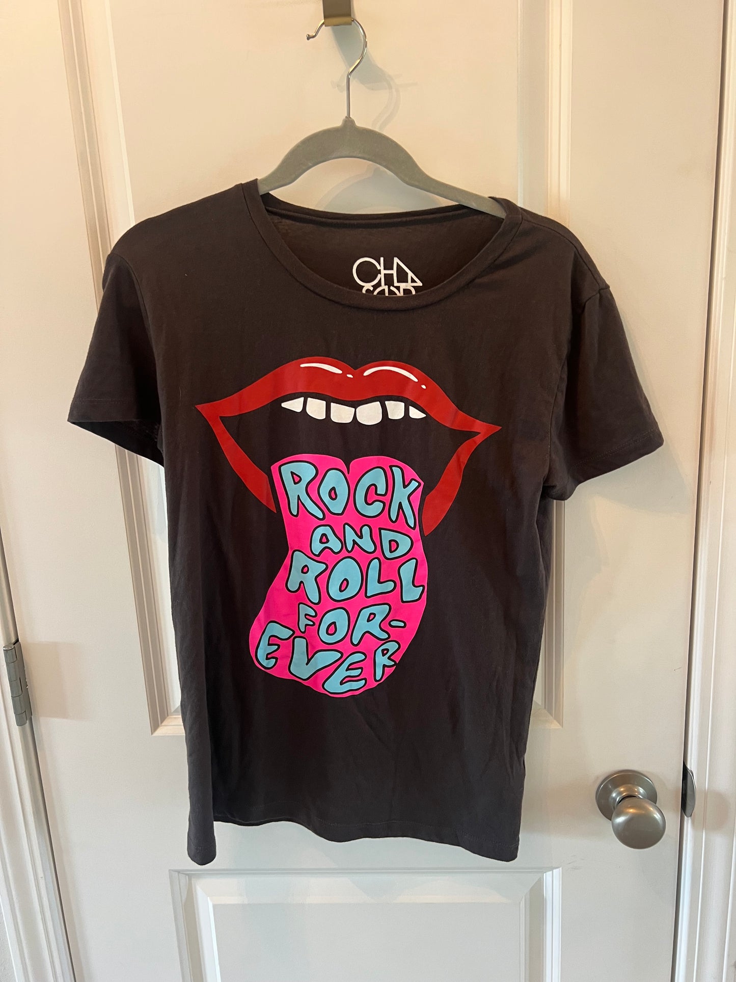Chaser Roll and Roll Forever Graphic Tee Women’s Size Medium 8-10 Black
