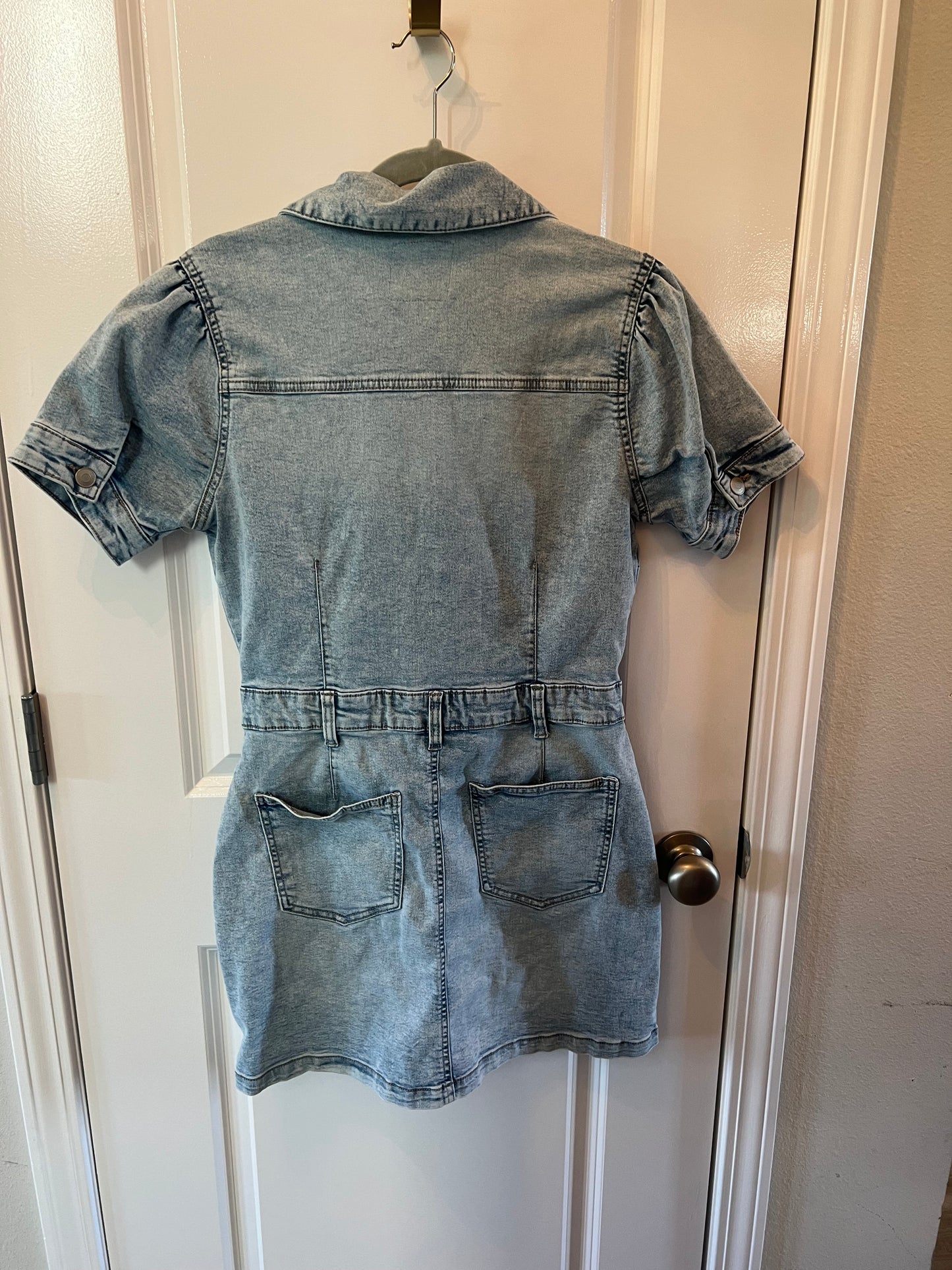 Celebrity Pink Button Front Denim Dress Women’s Size Medium