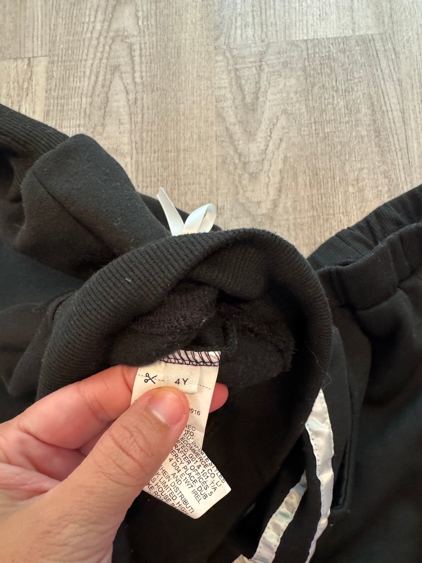 Black & White Bow set Size 4 years