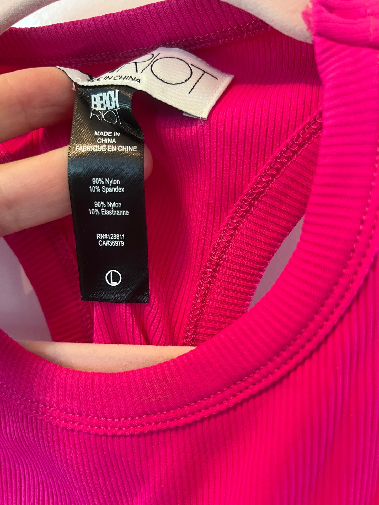 Beach Riot High Neck Active Tank Women’s Size Large Hot Pink