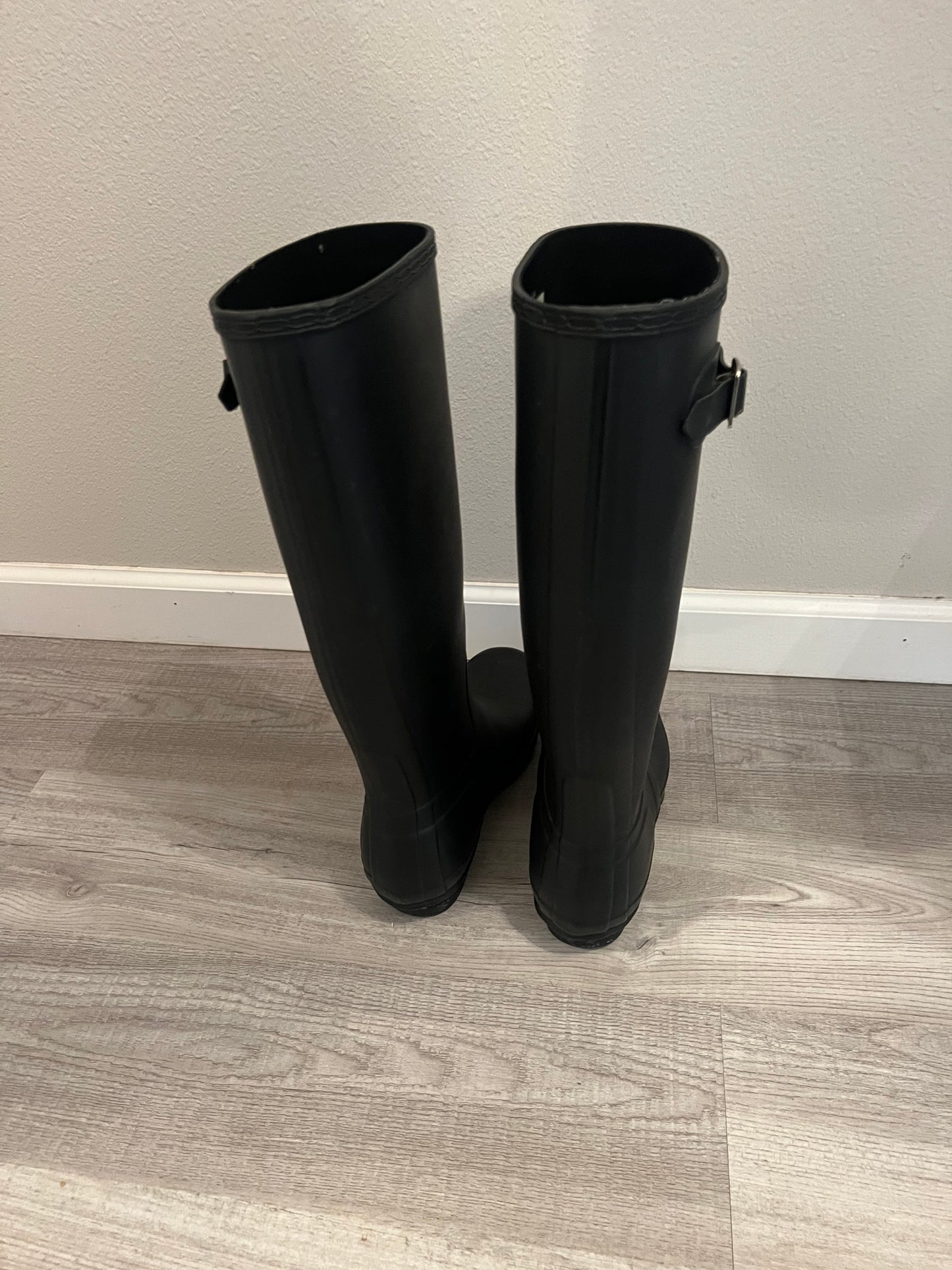 Hunter Rain Boots Women’s Size 8 Black