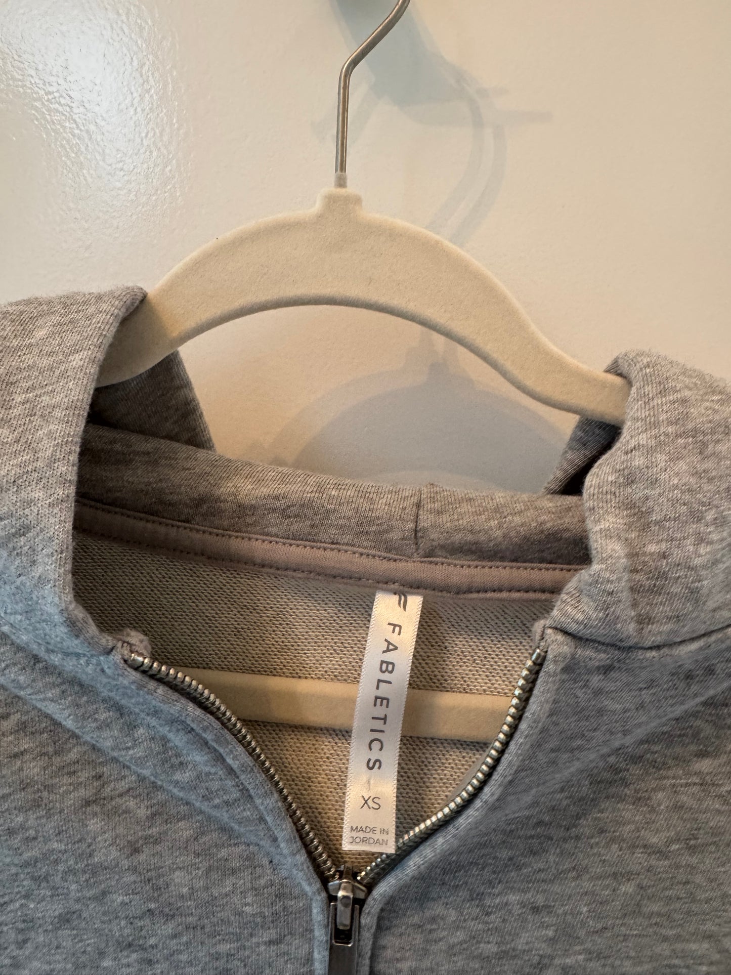 Fabletics Cropped Hooded Jacket Women’s XS Heather Gray