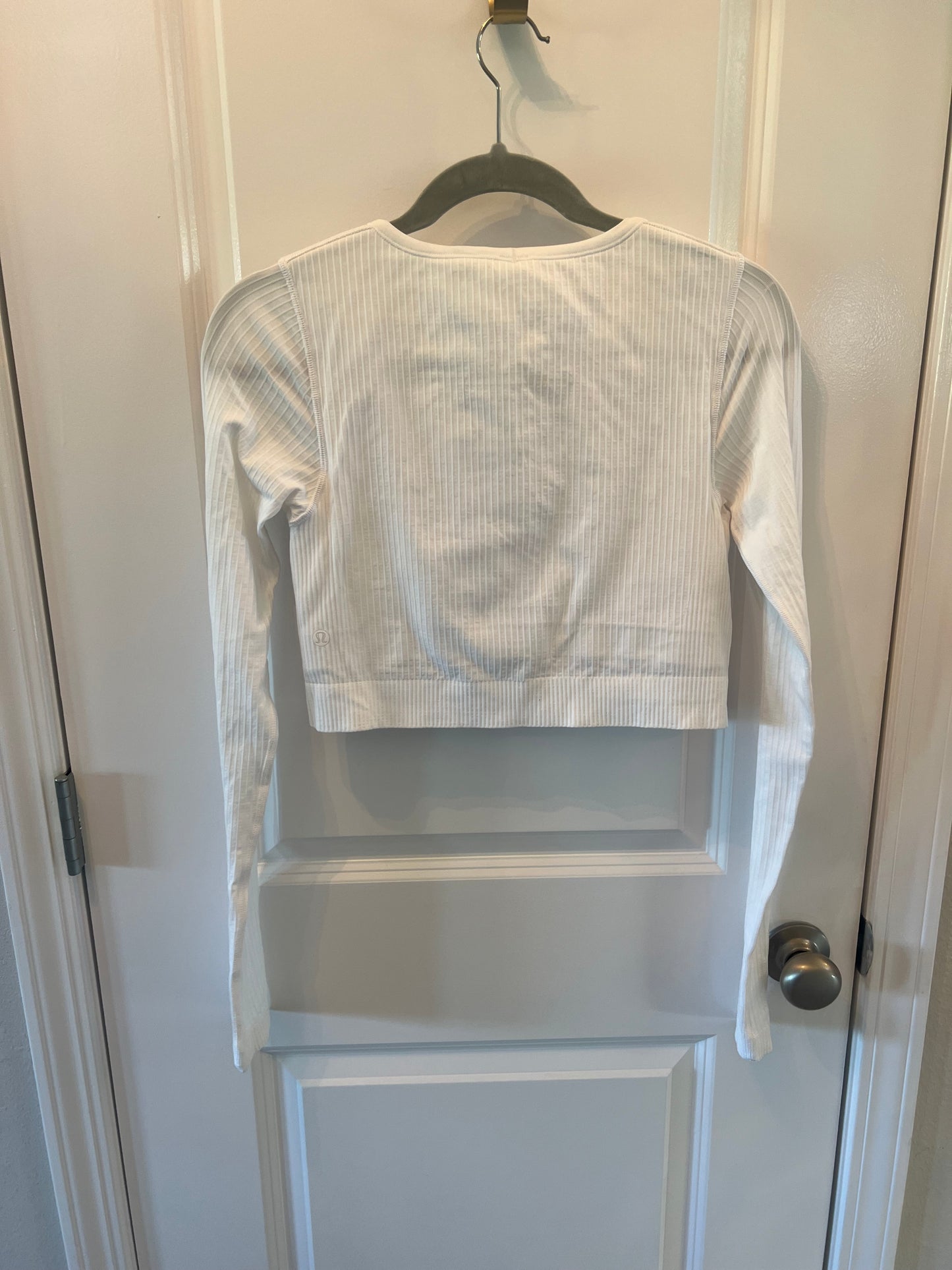 Lululemon Long Sleeve Crop Top Women’s Size 8 (Medium) White