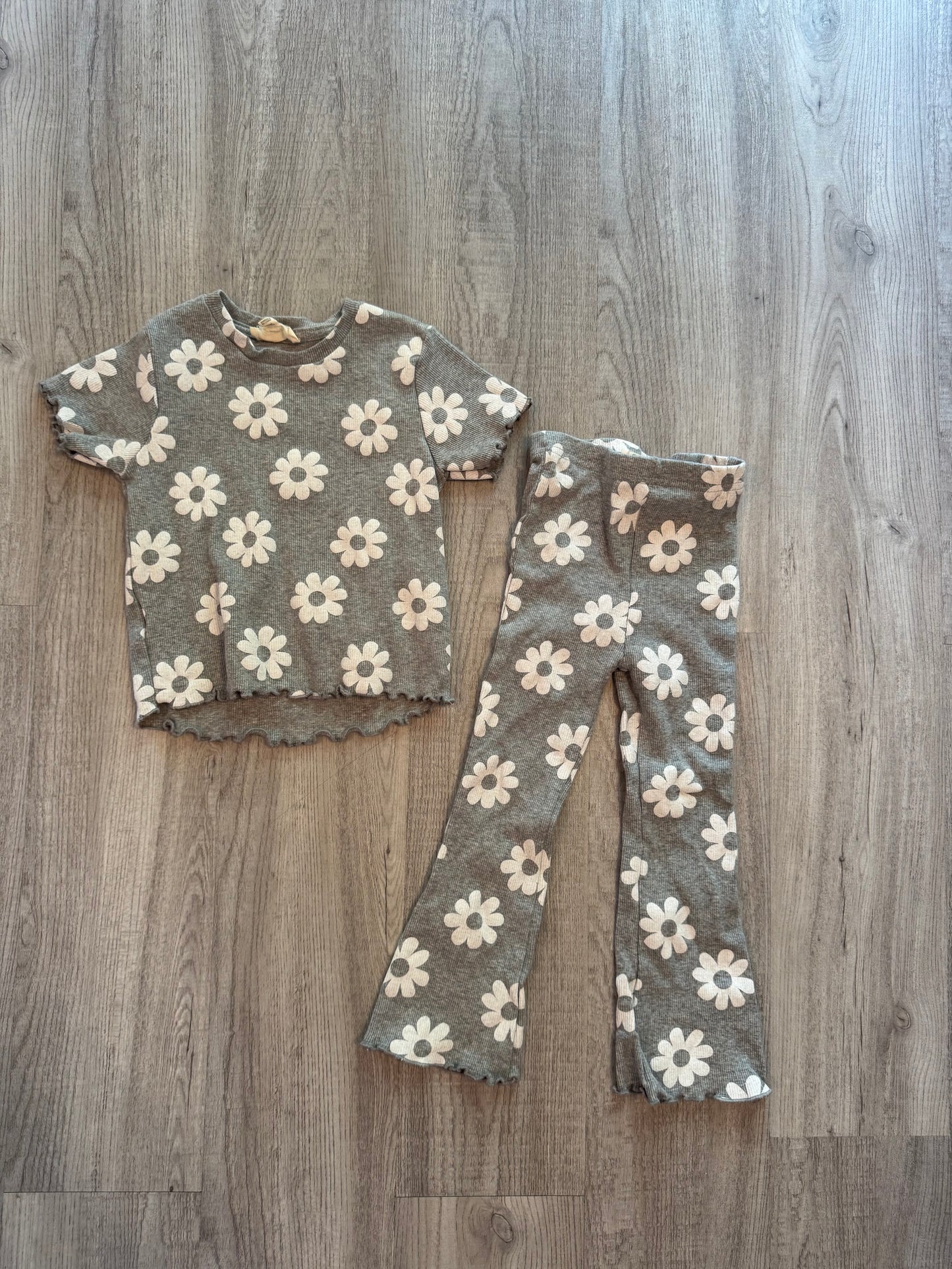 Jessica Simpson Gray Floral Set Size 4T