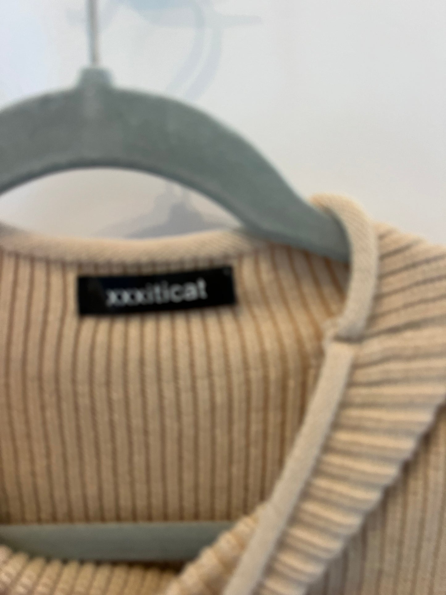 Knit Pullover Sweater Vest Women’s Size Small Tan