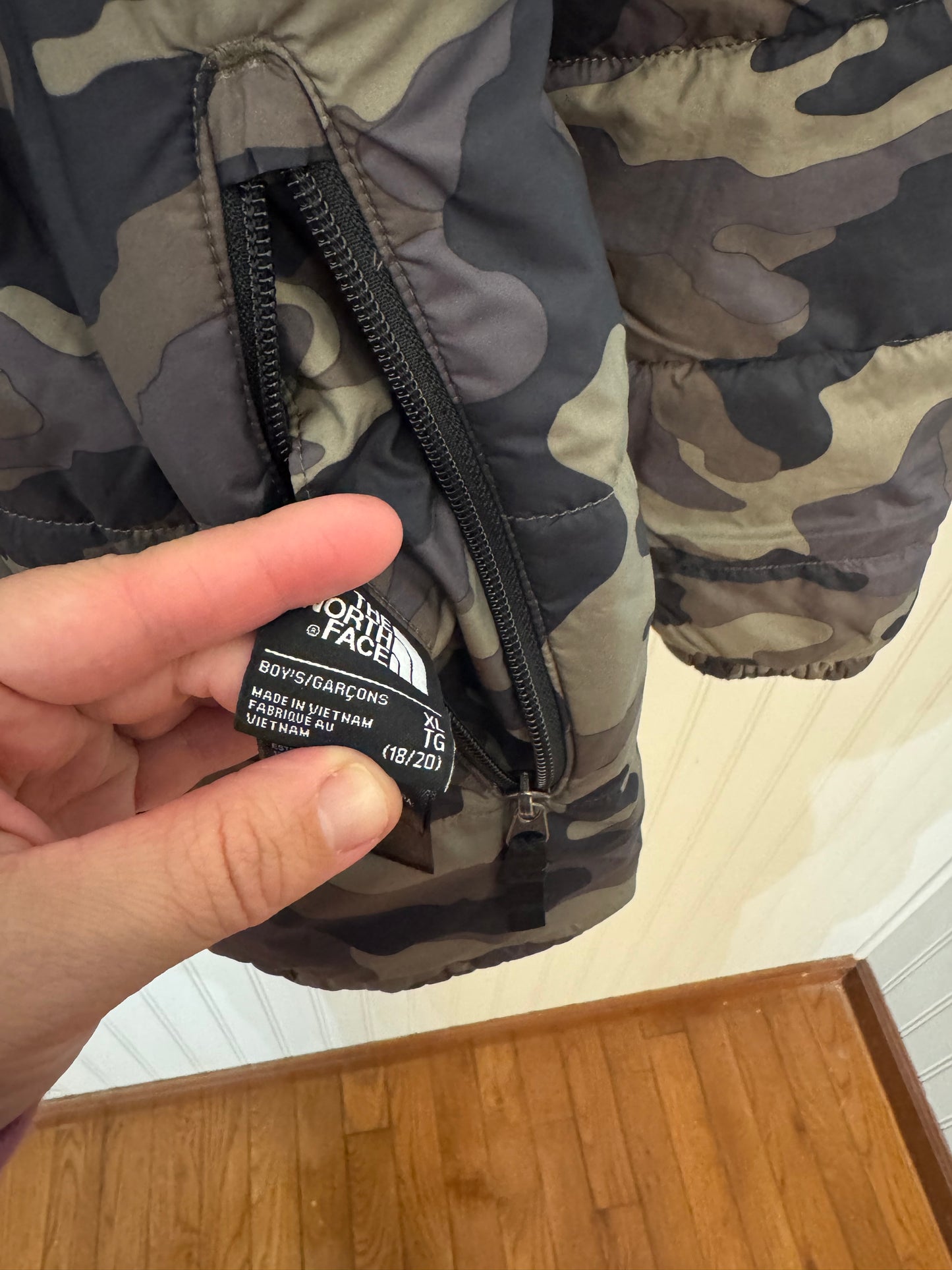 The North Face Reversible Shasta Jacket Youth Size XL 18/20 Camo