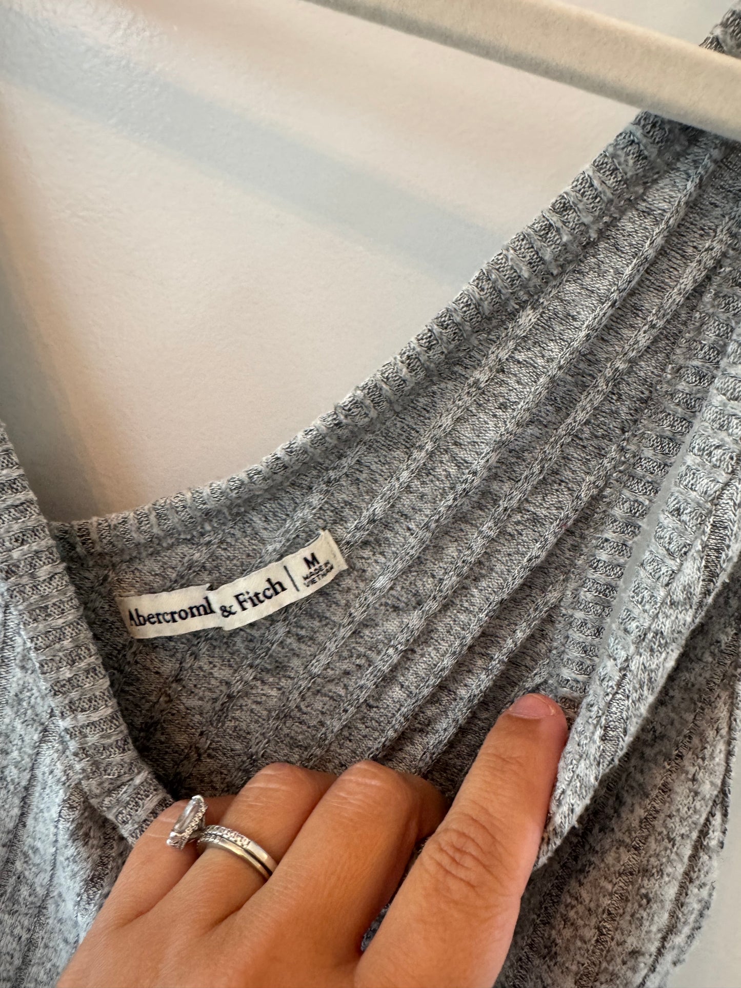 Abercrombie & Fitch Knit Tank Women’s Medium Heather Gray