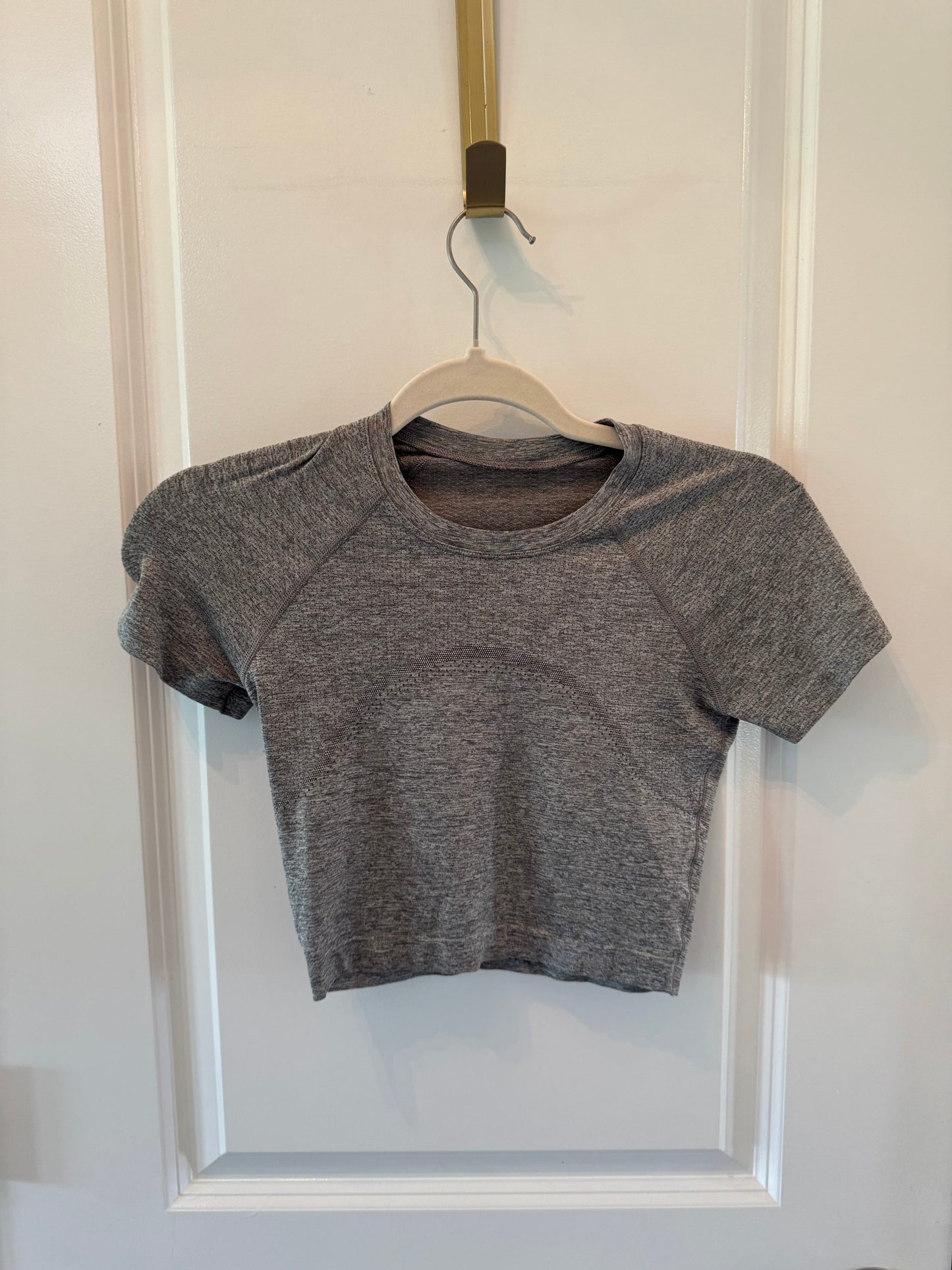 Lululemon Crop Top Women’s Size 4 Heather Gray
