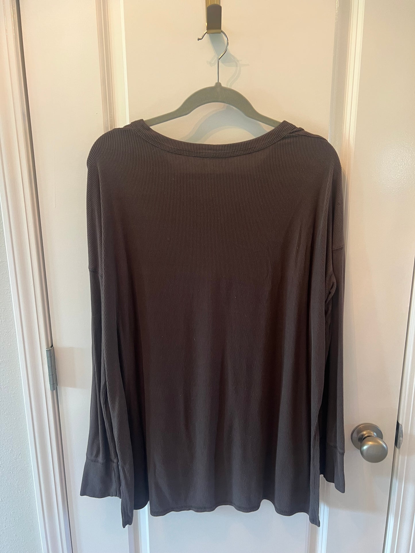 American Eagle Soft & Sexy Ribbed Long Sleeve Henley Women’s Size Medium Gray