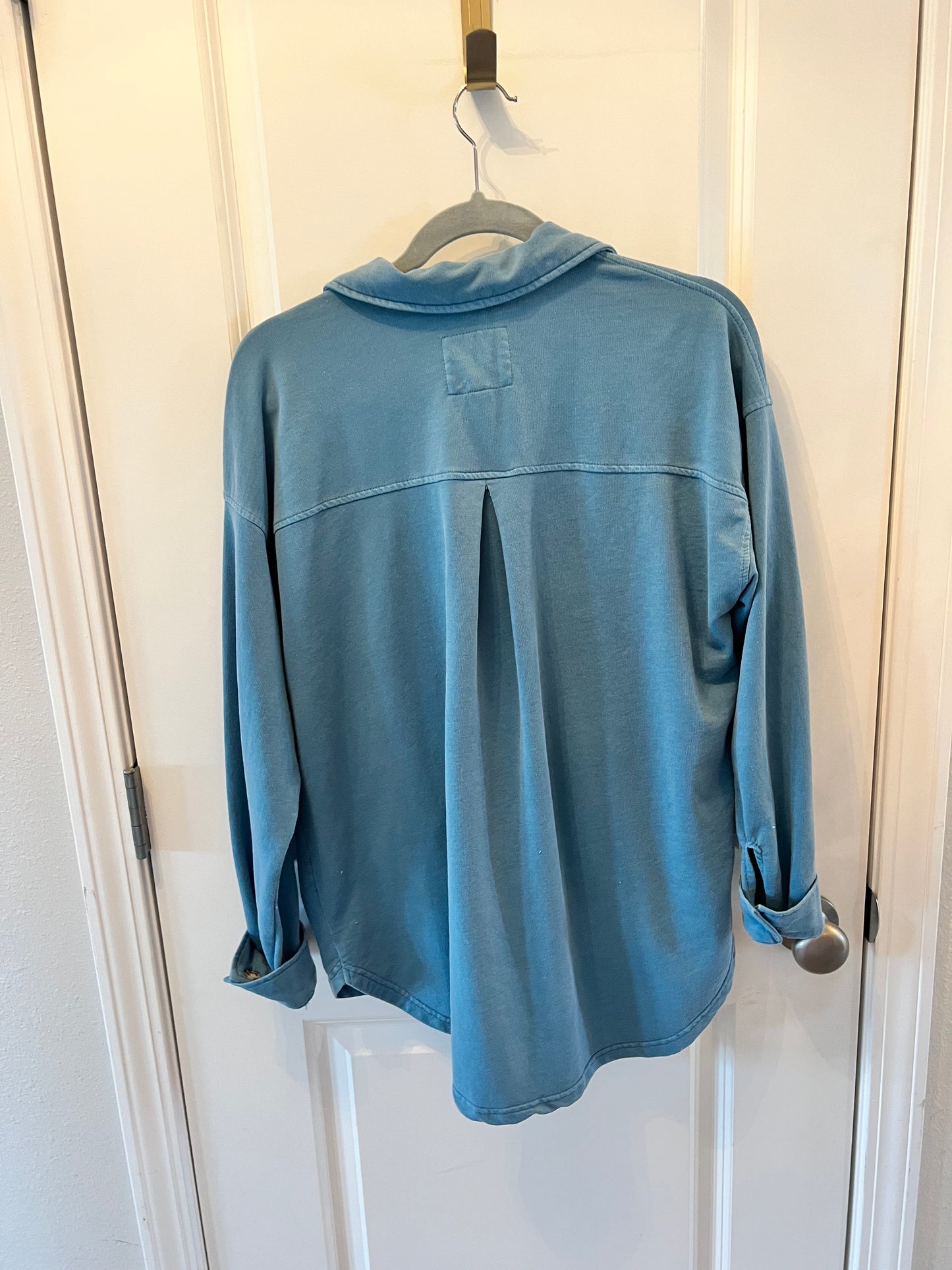 Thread & Supply Button Front Knit Top Women’s Medium Blue