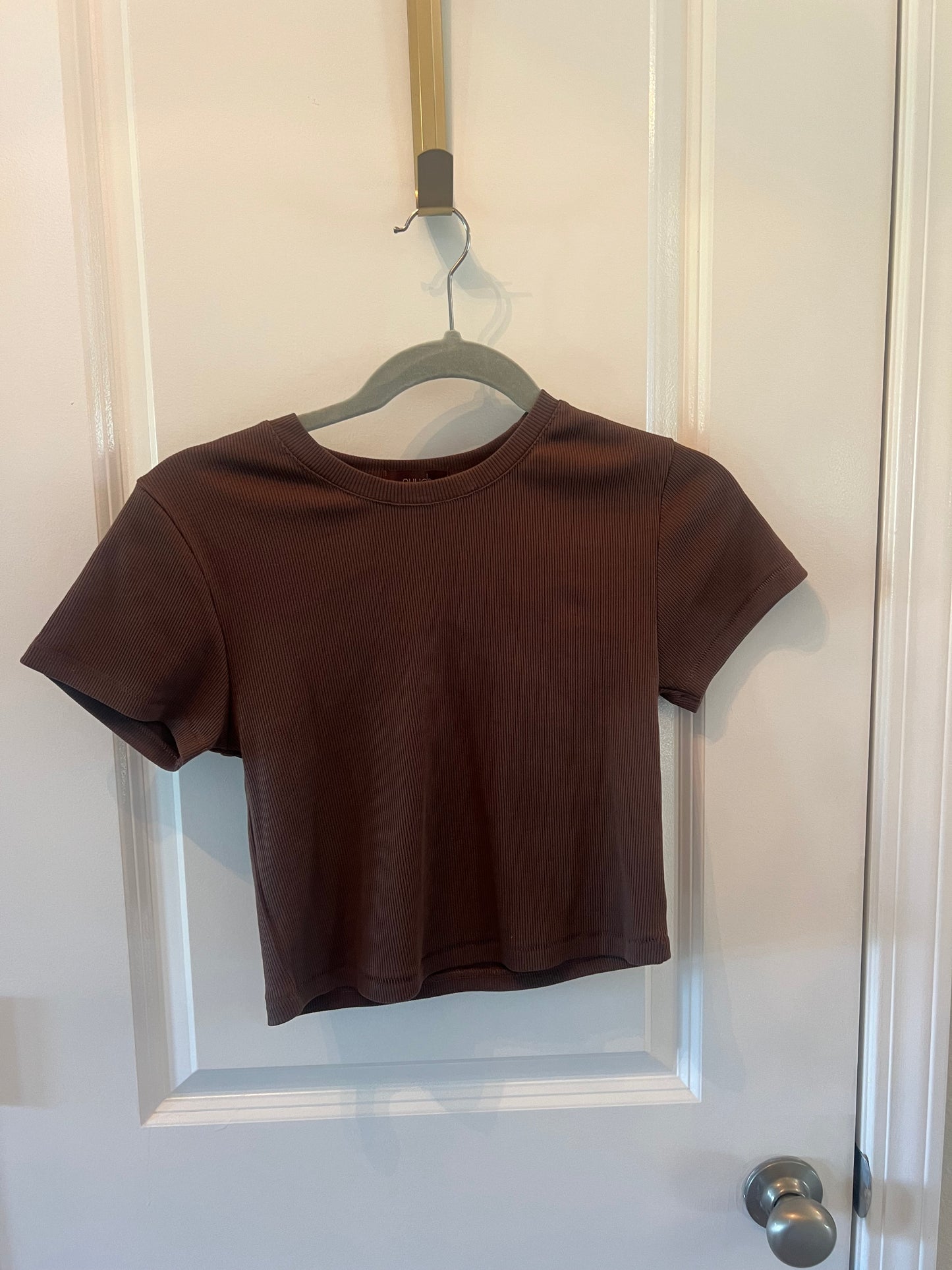 NUUDS Ribbed Short Sleeve Crop Top Women’s Size Medium Brown