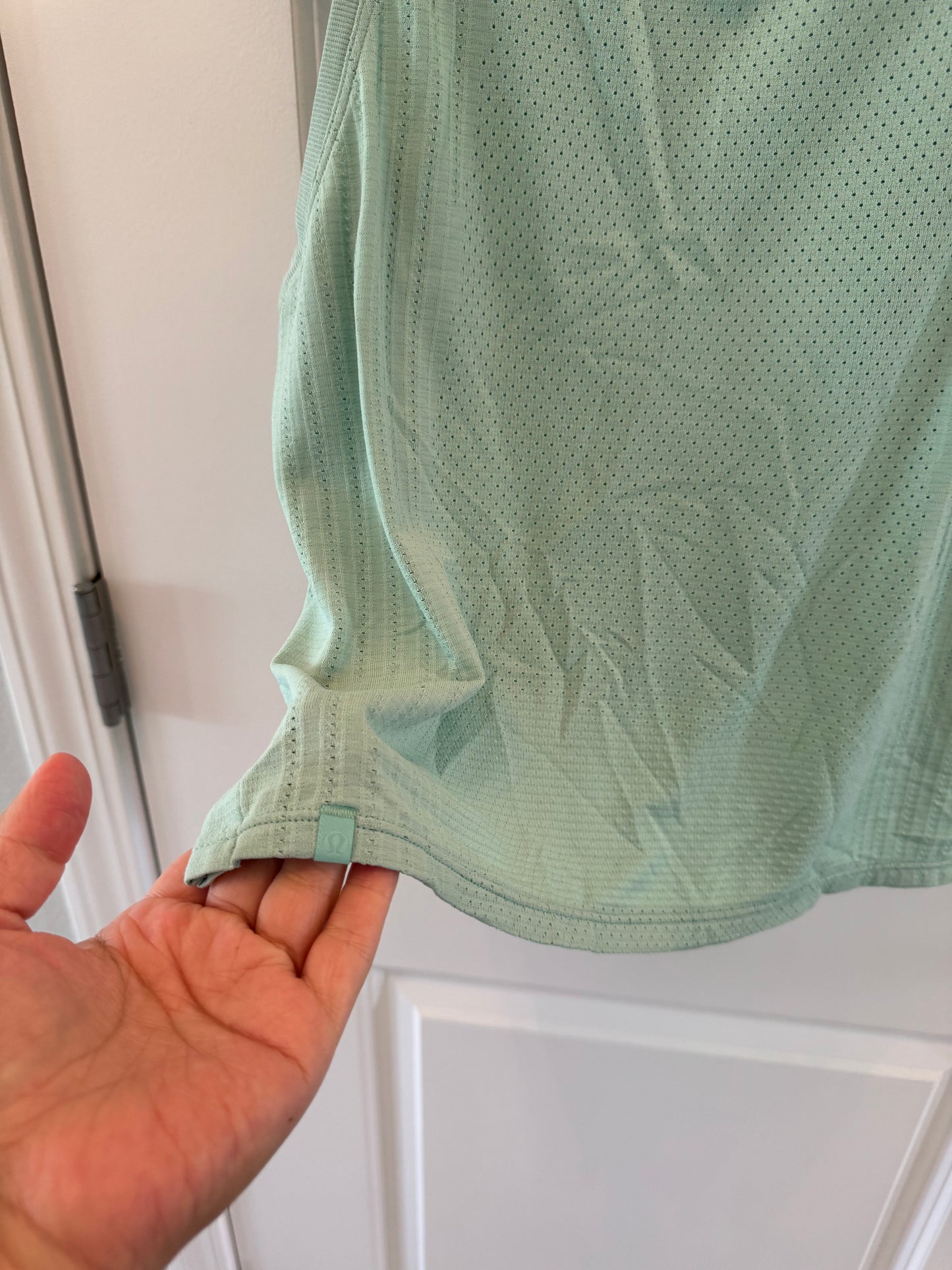 Lululemon Crop Tank Top Size 4 Teal