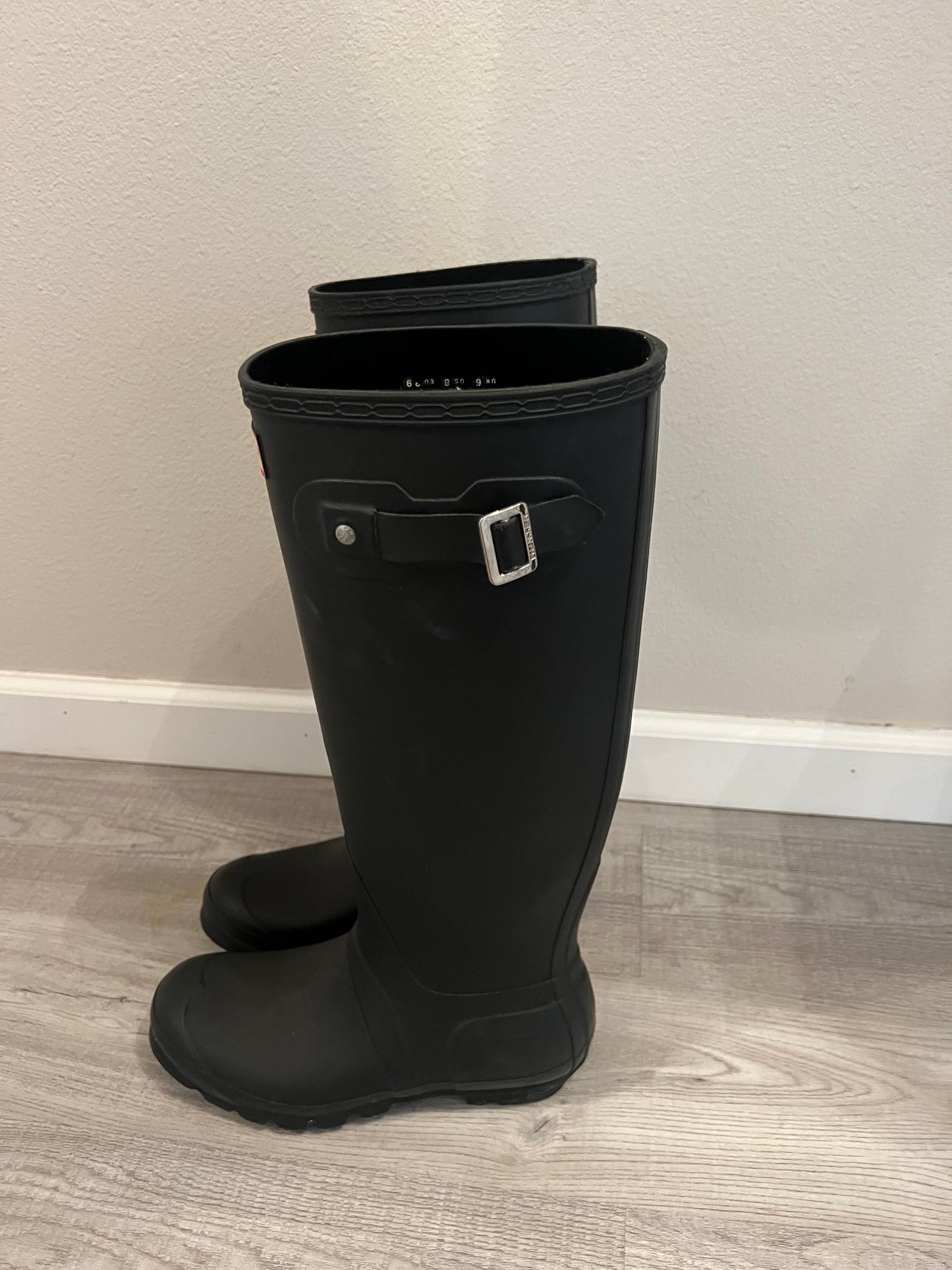 Hunter Rain Boots Women’s Size 8 Black