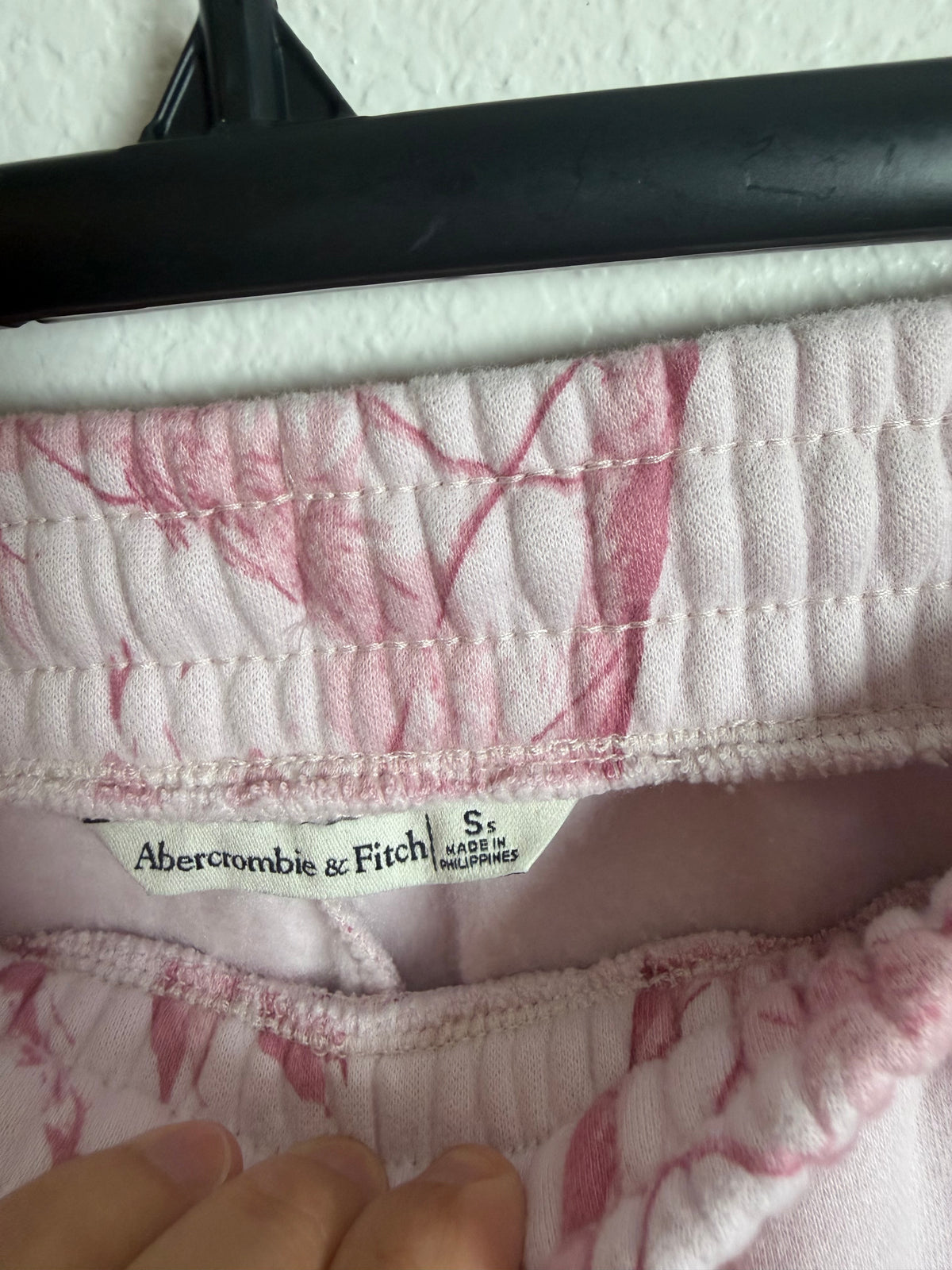 Abercrombie Pink Sweatpants Size Small Short
