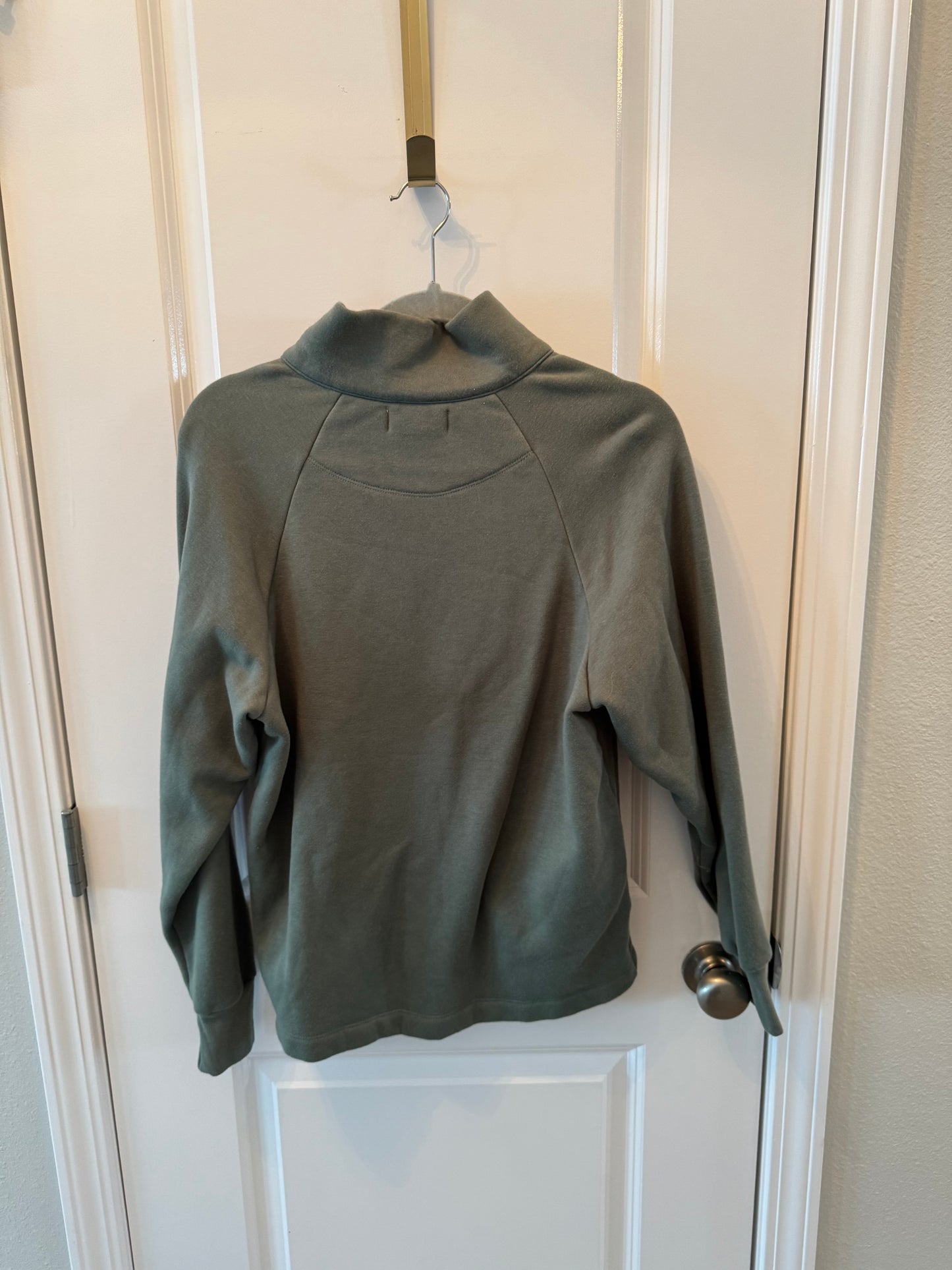Free Assembly Pullover Size Small