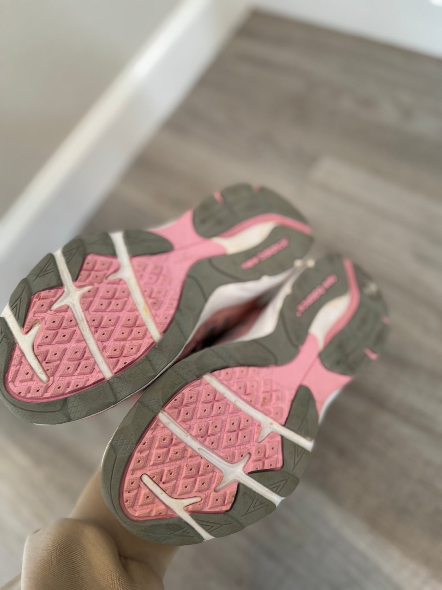 New Balance FuelCell 990v6 Pre-School Size 1.5 Pink