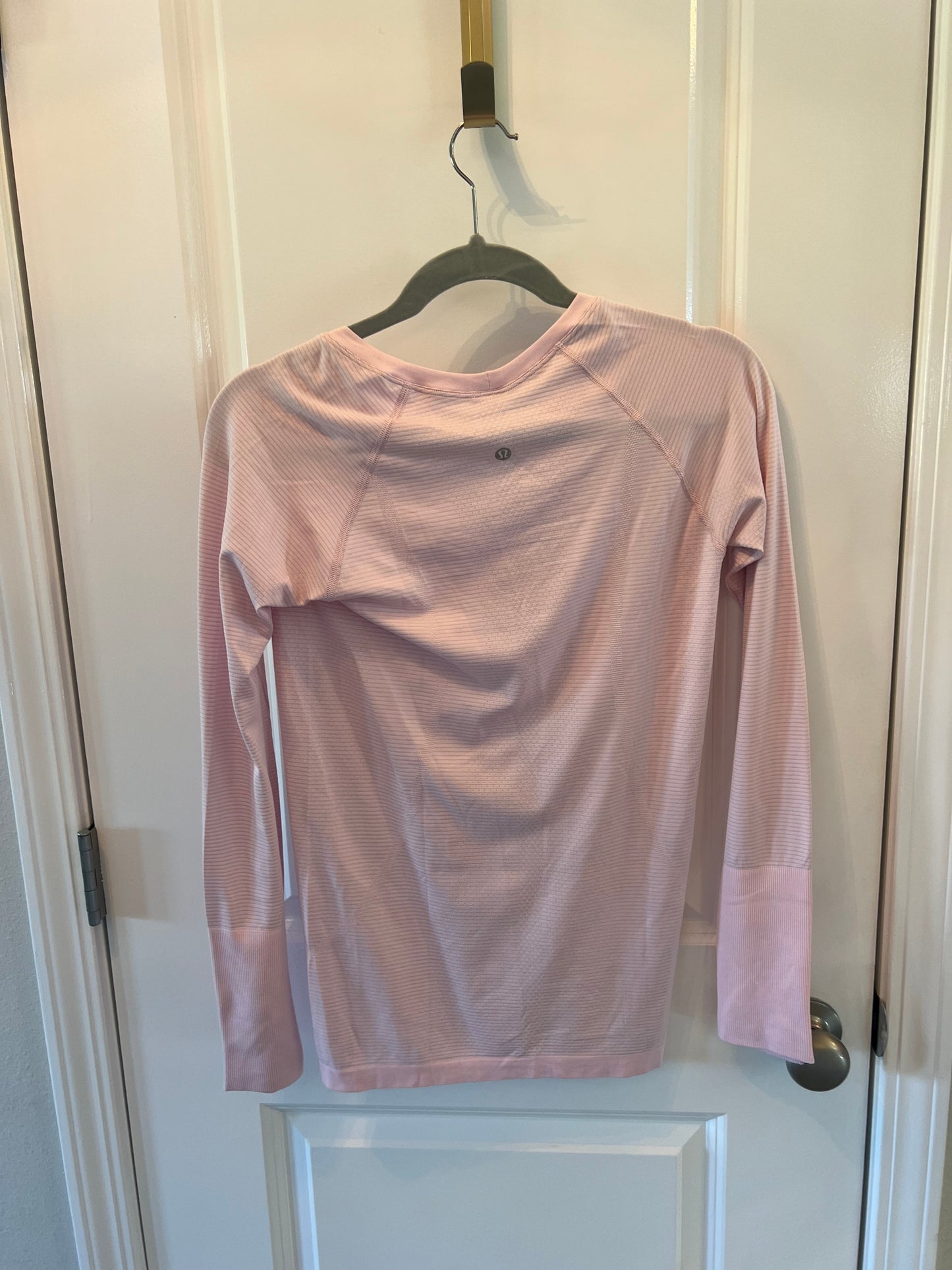 Lululemon Women’s Light Pink Top Size 6