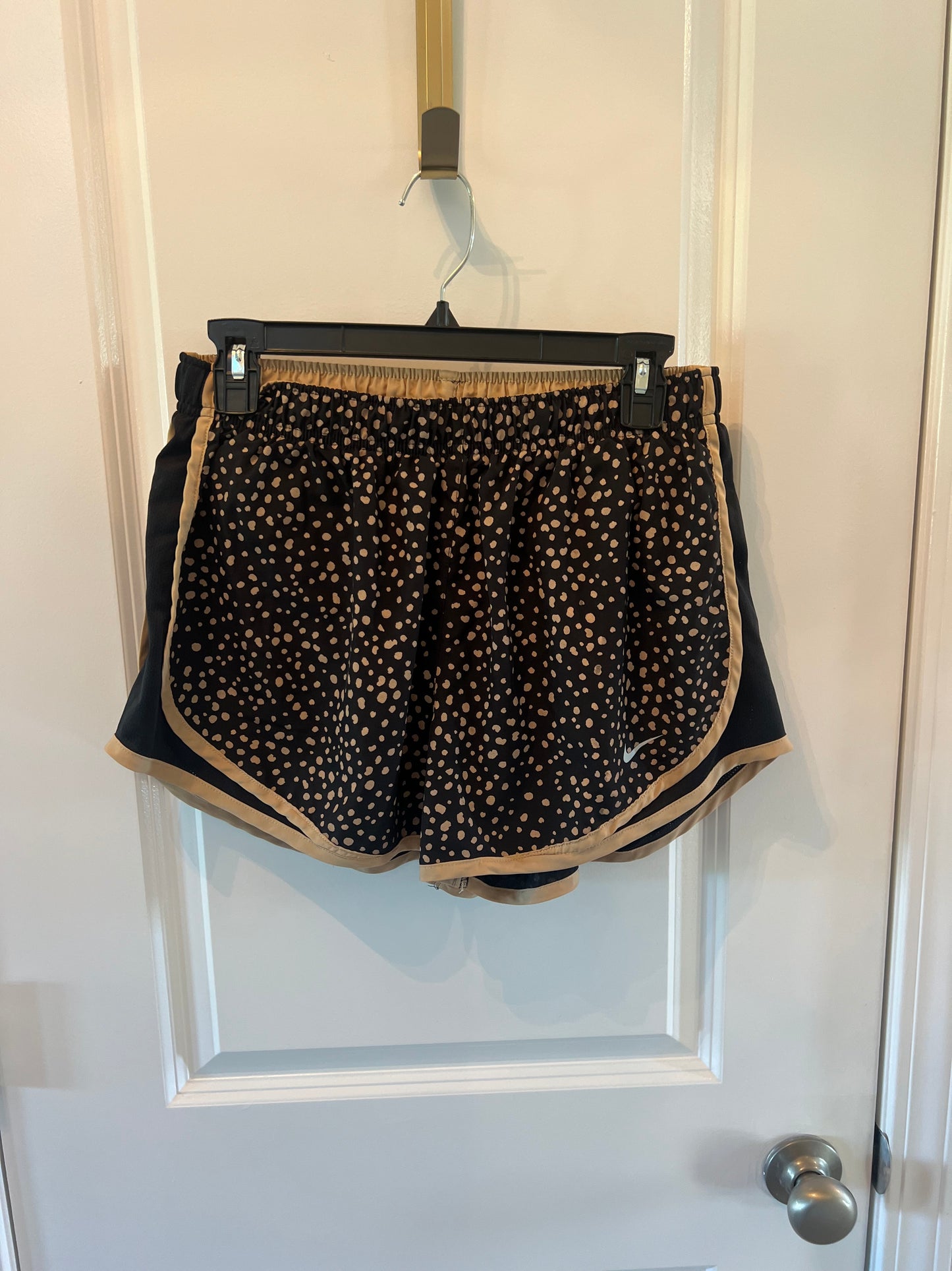 Nike Spotted Print Active Shorts Women’s Size Large 12-14 Tan