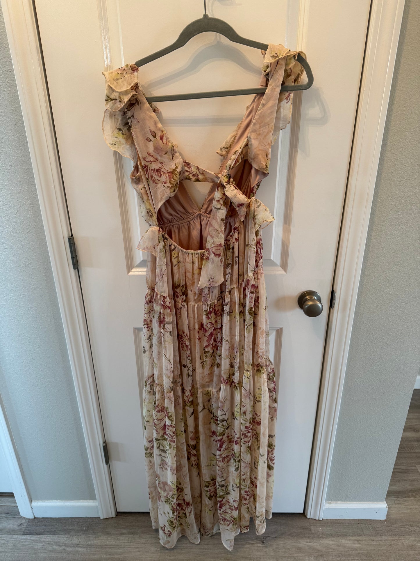 Aakaa Floral Dress Women’s Medium