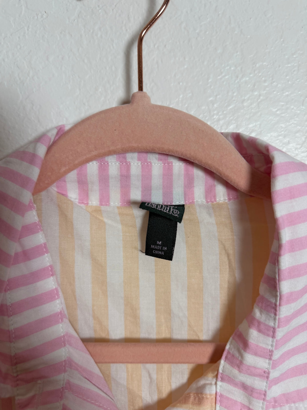 Wild Fable Button Up Size Medium