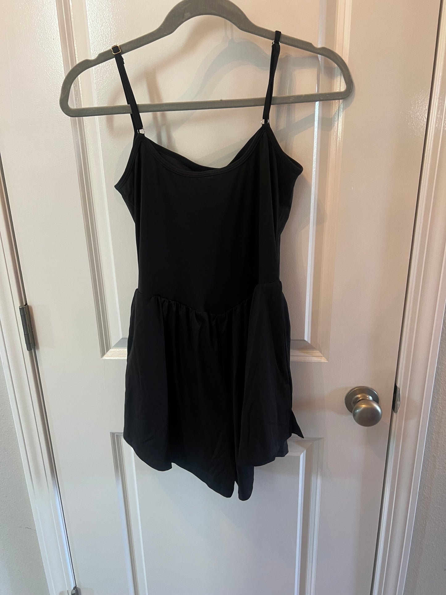 Strappy Romper Women’s Size Medium 8-10 (30-31) Black
