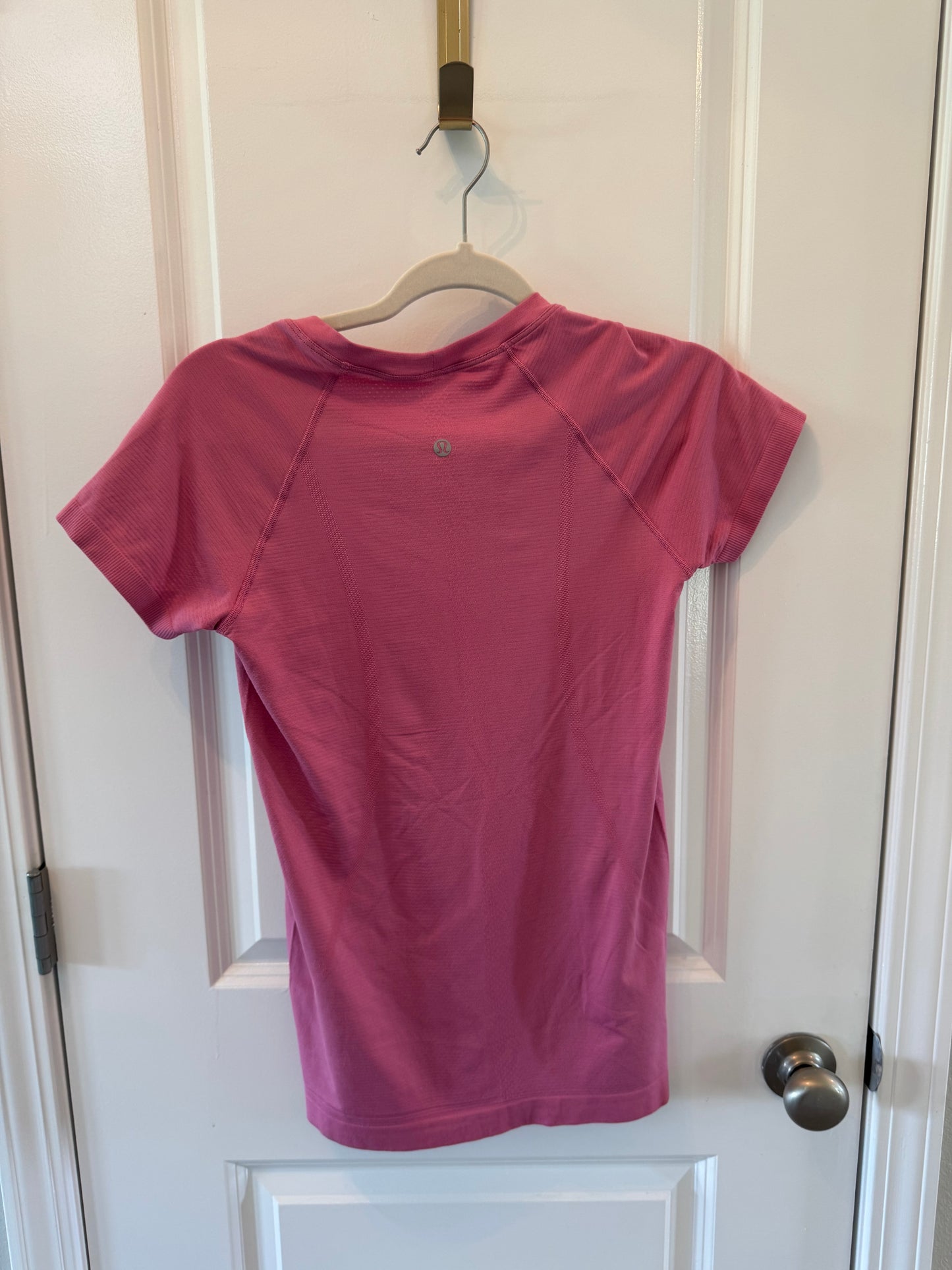 Lululemon Swiftly Top Women’s Size 6 Mauve
