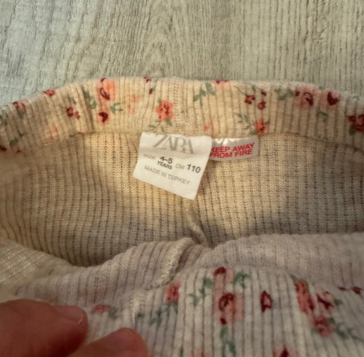 Zara Ribbed Knit Floral Ruffle Matching Set Girl’s Size 4-5 Years Cream