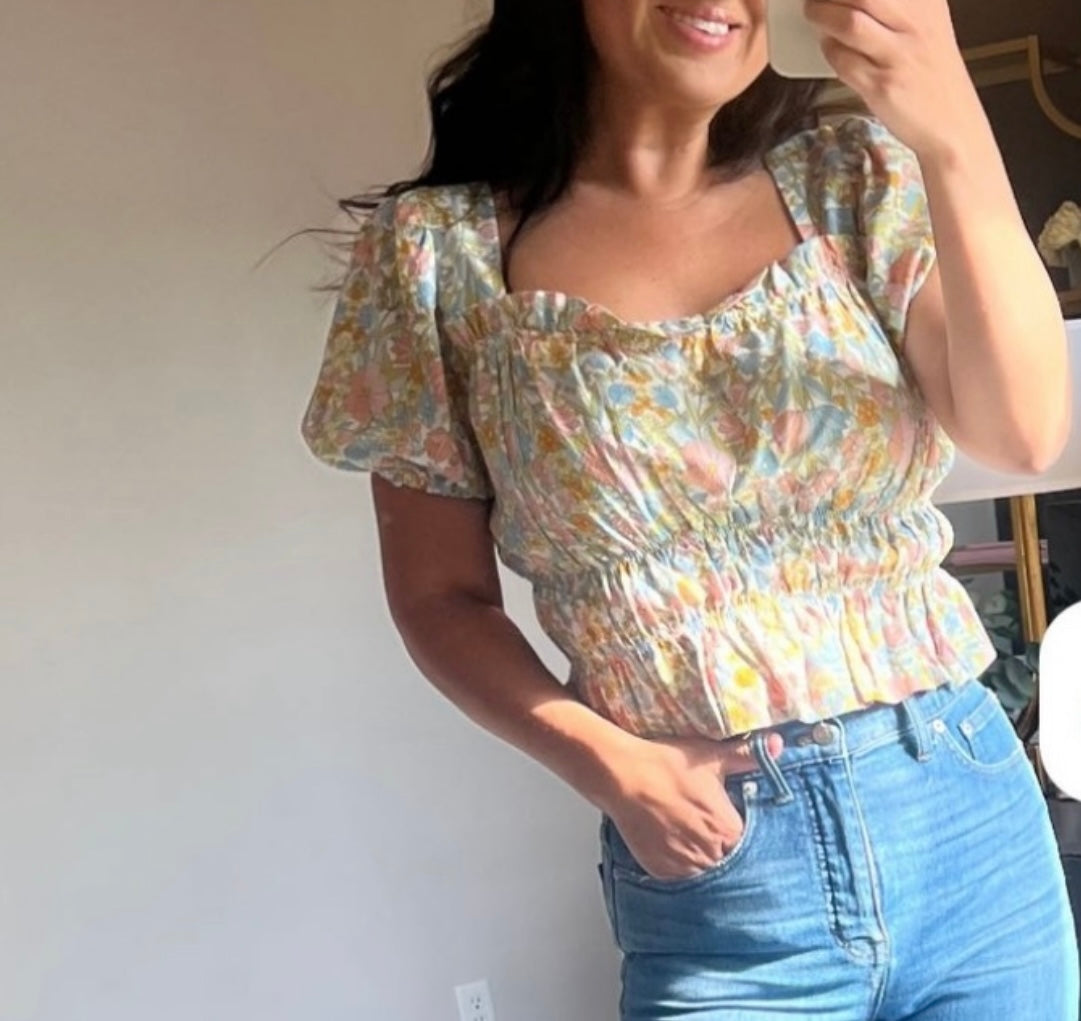 W5 Cropped Floral Peasant Top Women’s Size Small Yellow Blue