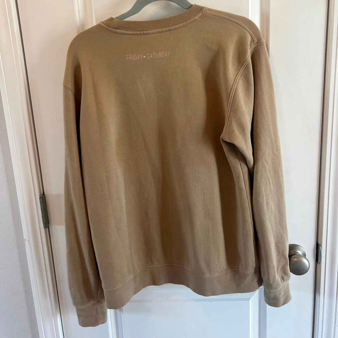 Friday + Saturday Graphic Sweatshirt Women’s Size Small 4-6 Tan