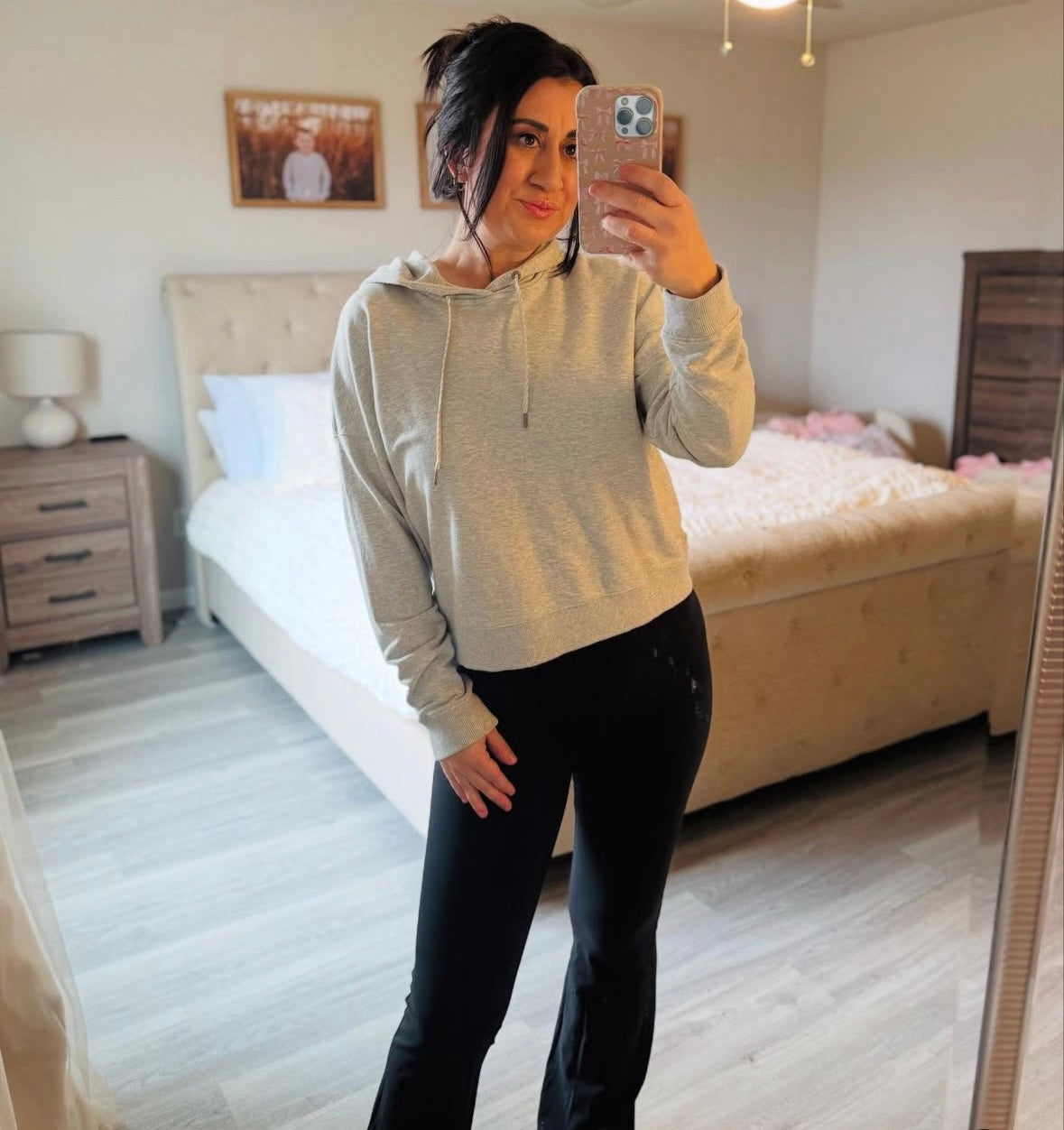 Vuori Hoodie Women’s Medium Gray