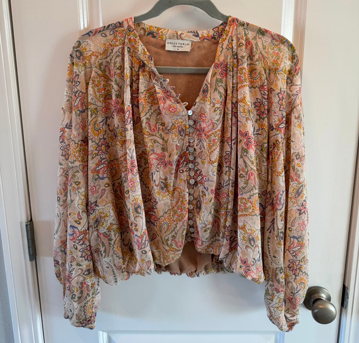 Dress Forum Paisley Top Women’s Medium Peach