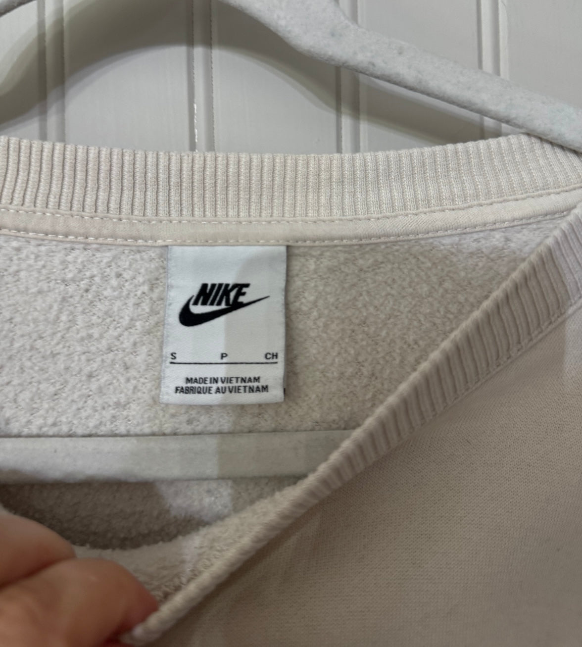 Nike Crewneck Sweatshirt Women’s Small Cream
