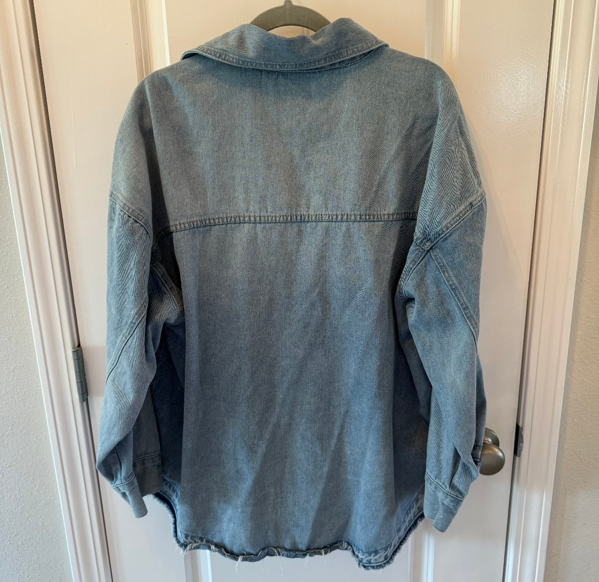 Lightweight Denim Jean Shacket Women’s Size Medium