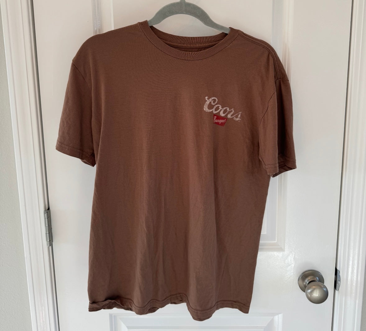 Coors Graphic Tee Men’s Size Medium Brown