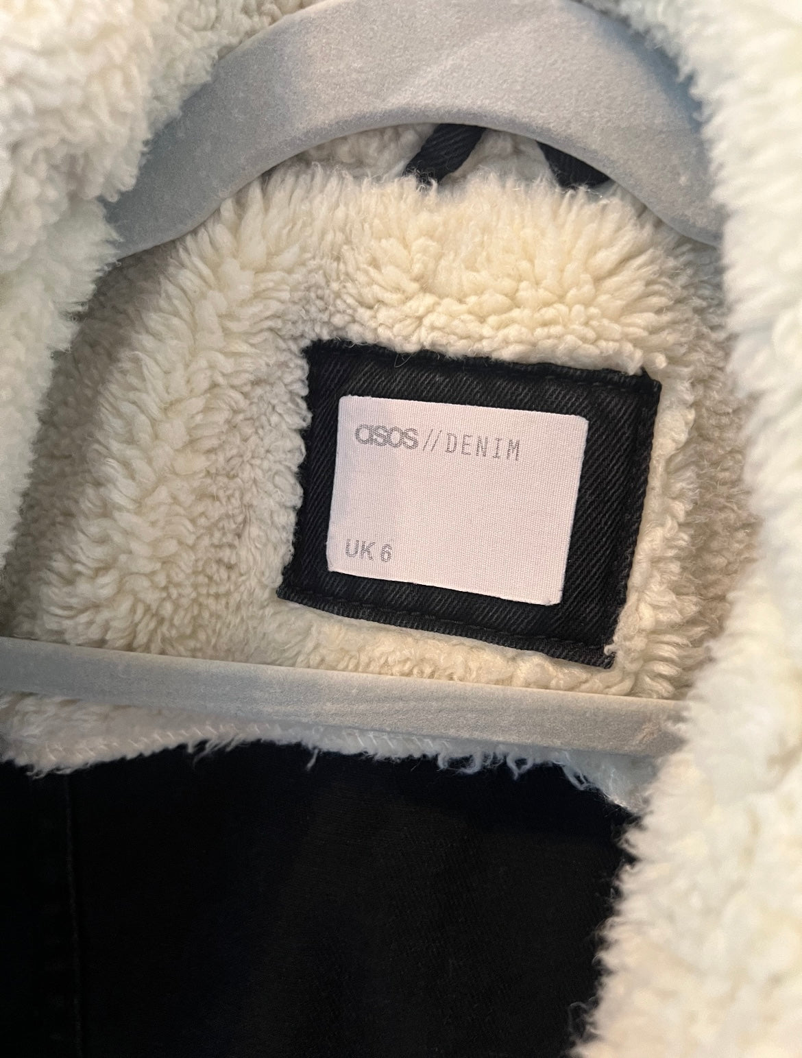Asos Jean Jacket w Fleece Collar Women’s Size 2 Black