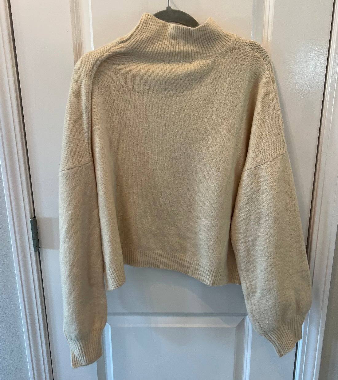 Crescent Mock Neck Balloon Sleeve Sweater Women’s Size Large Cream